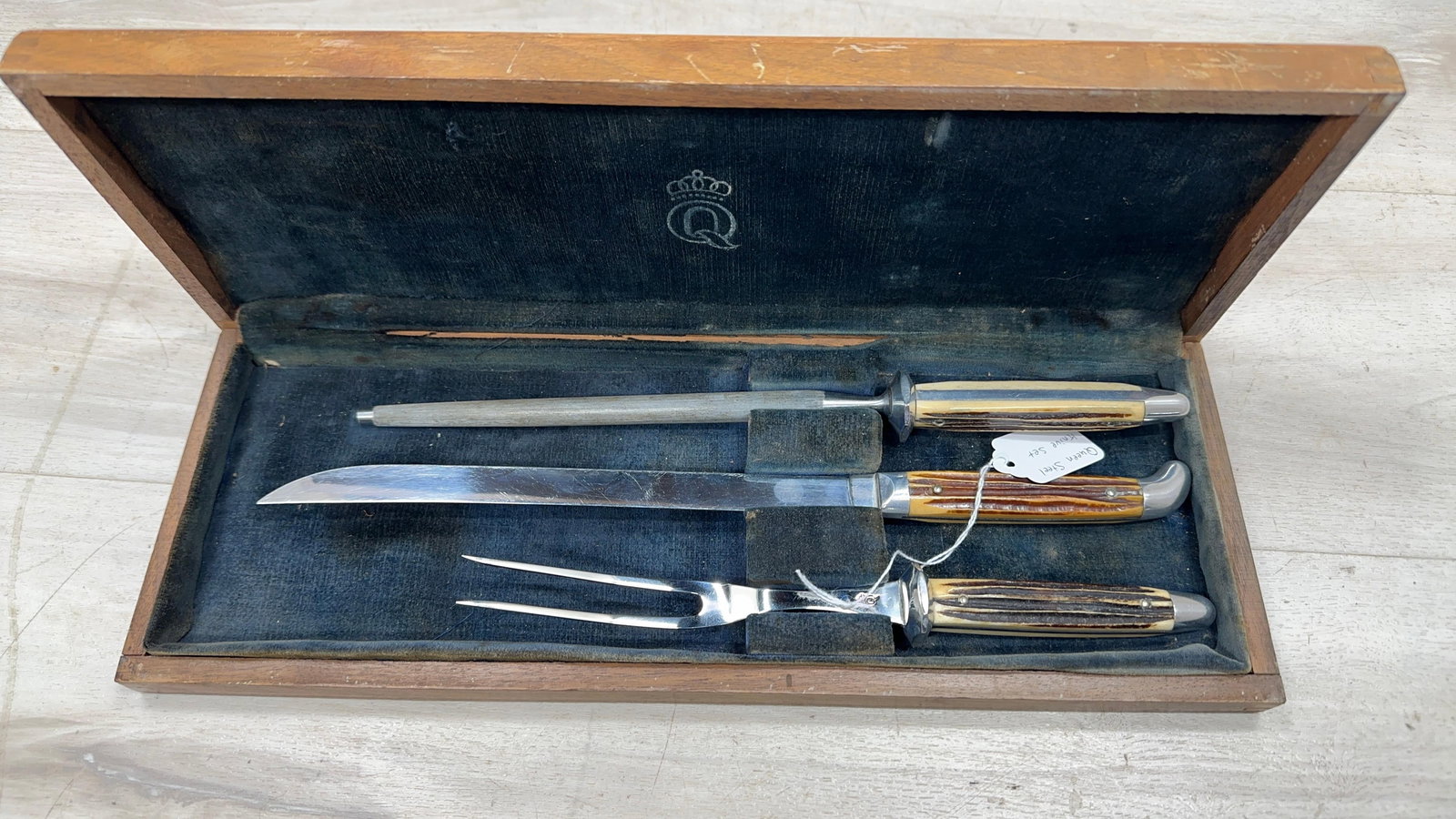 QUEEN STEEL KITCHEN KNIFE SET IN BOX: Load-out Pick up for all online purchases for Antiques & collectibles is Monday, Tuesday, Wednesday, February 23rd, 24th, 25th At our shipper's location. We do offer shipping on all items shippabl