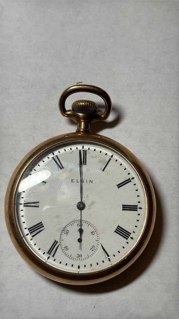 Elgin Grade 313 Pocket Watch, Mechanical Movement, 15 Jewels, 1925, Serial #27745035: Elgin Grade 313 Pocket Watch, Mechanical Movement, 15 Jewels, Roman Numerals, Sub-Seconds Dial, Gold-Filled Case by Crescent Watch Case Co., Openface Design, Approx. 16-Size, Barrel: Going, Balance Ty