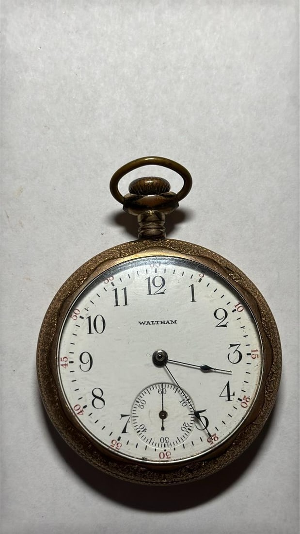 Waltham 620 Pocket Watch, 15 Jewels, Mechanical, Serial No. 14258800: Waltham 620 Pocket Watch, 15 Jewels, Mechanical, Serial No. 14258800, gold-plated case, white dial with Arabic numerals, 16 size, open face configuration, Church 1892 regulator, engraved case design,