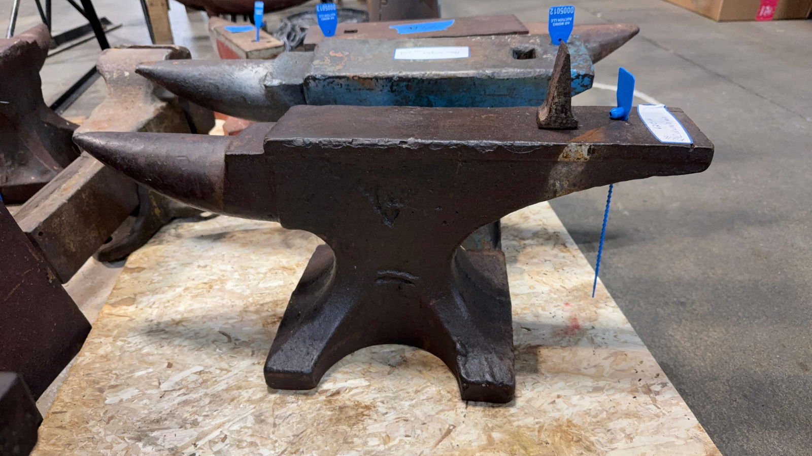 102# COLUMBIAN ANVIL: Load-out Pick up for all online purchases for Antiques & collectibles is Monday, Tuesday, Wednesday, February 23rd, 24th, 25th At our shipper's location. We do offer shipping on all items shippable wi