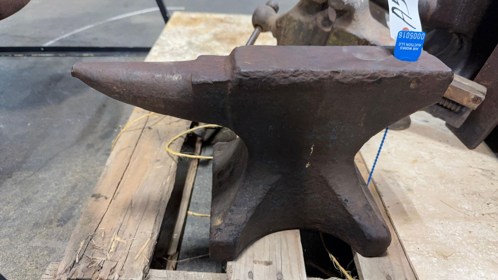 UNMARKED 91# ANVIL (1 of 6)