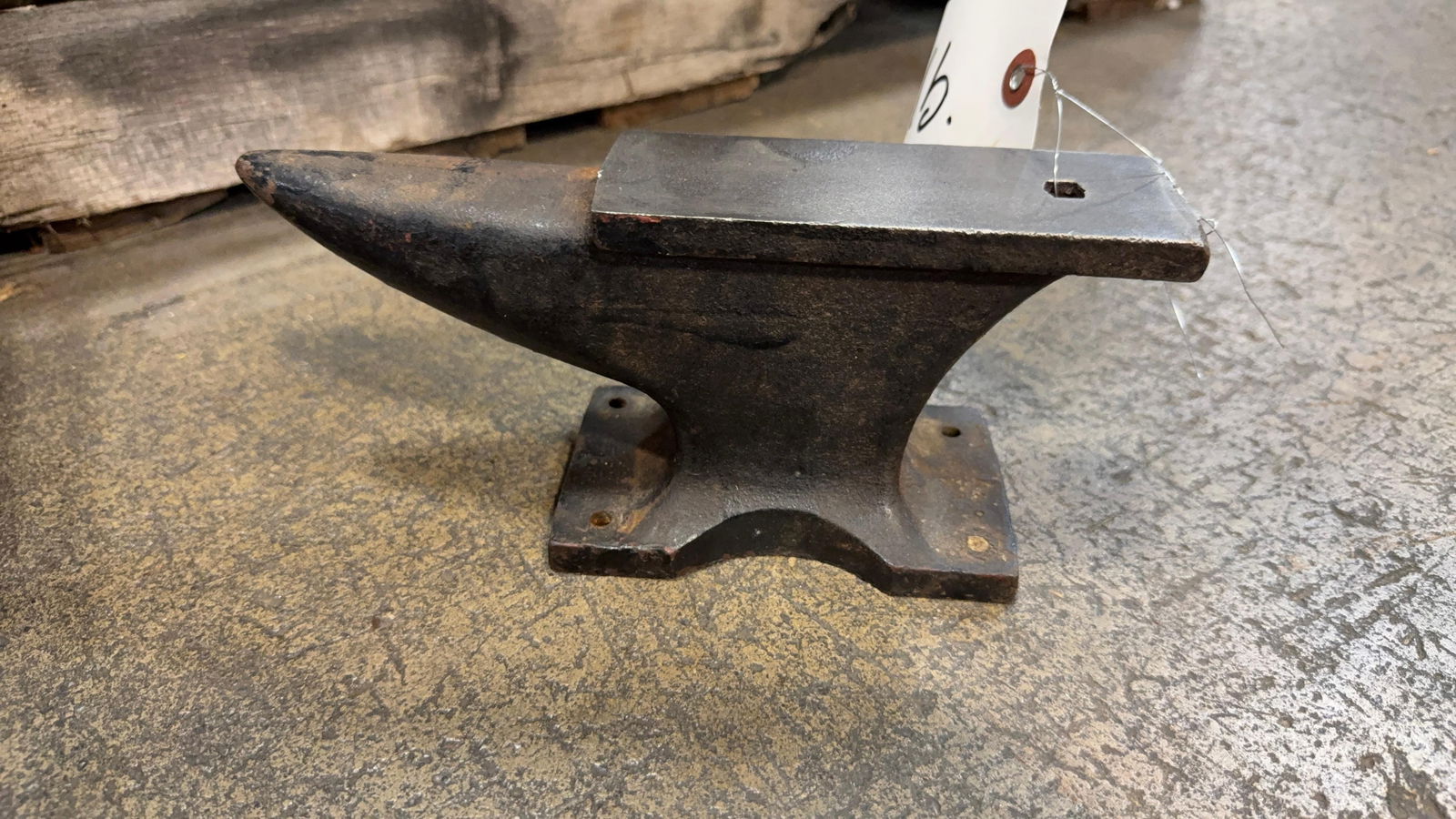 11# UNMARKED ANVIL. NEW (1 of 5)