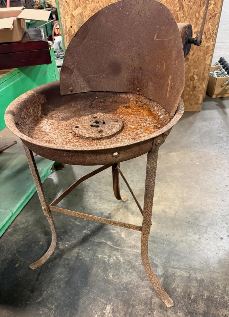 Buffalo Forge Antique Hand-Crank Metal Blower, blower works: Load-out Pick up for all online purchases for Antiques & collectibles is Monday, Tuesday, Wednesday, February 23rd, 24th, 25th At our shipper's location. We do offer shipping on all items shippable wi