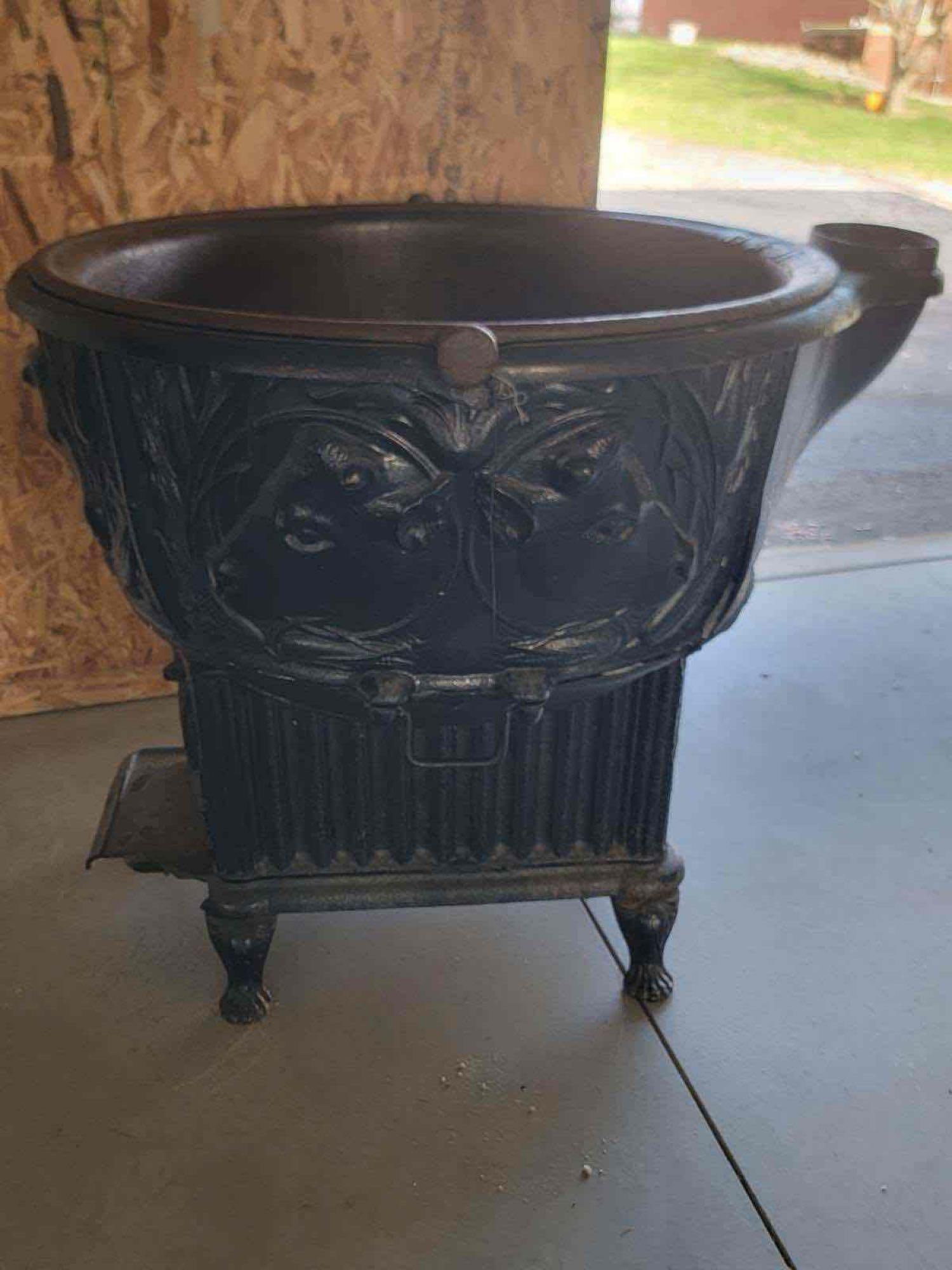 Antique Kenwood The Wehrle Company Cast Iron Butcher Kettle with Stove (1 of 8)