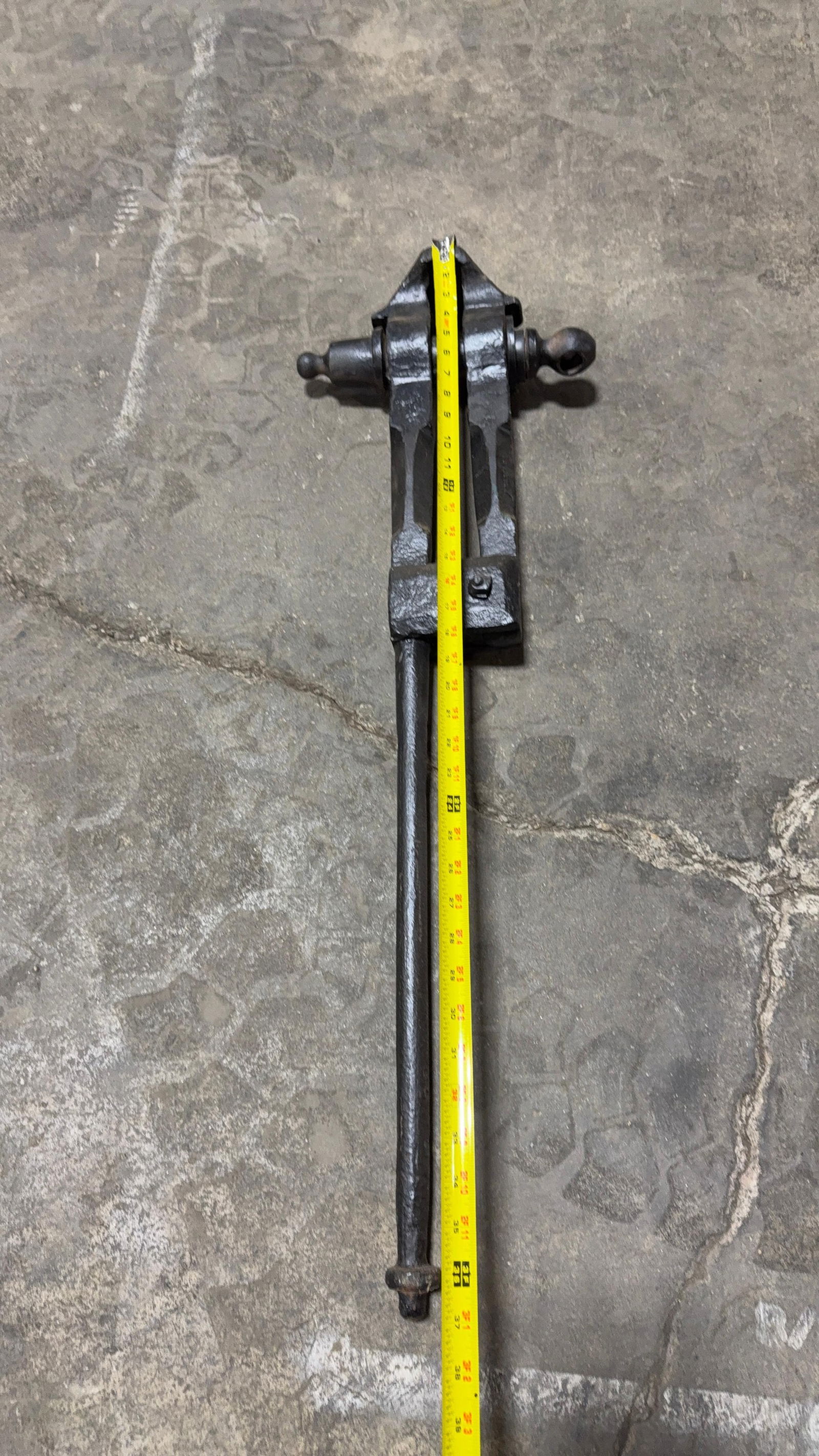 BLACKSMITH POST VISE - 6