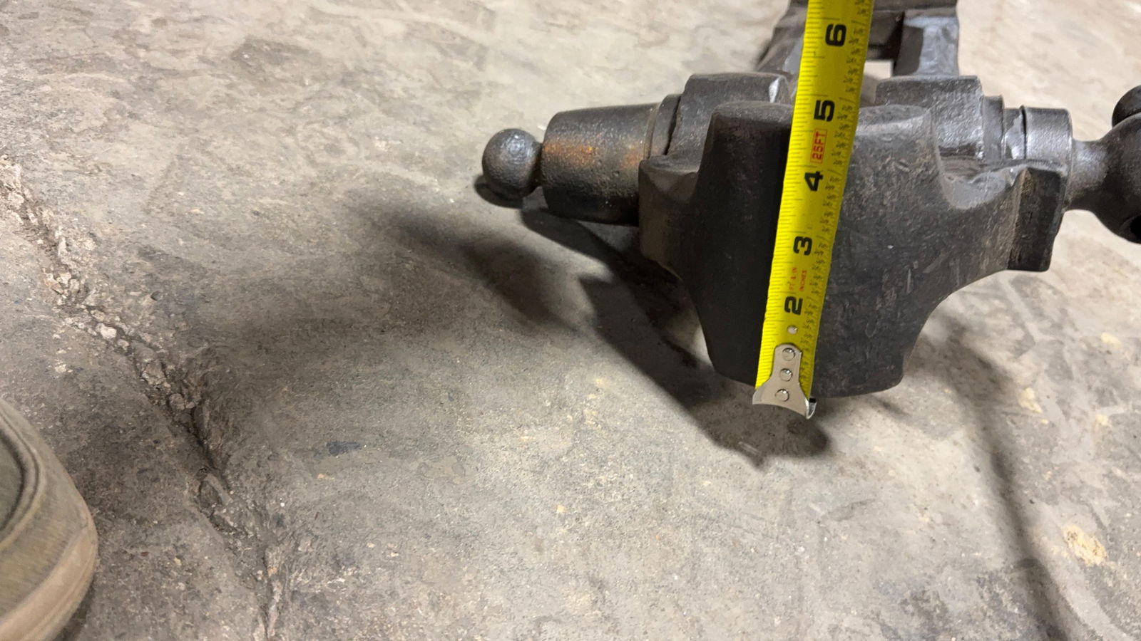 BLACKSMITH POST VISE - 5