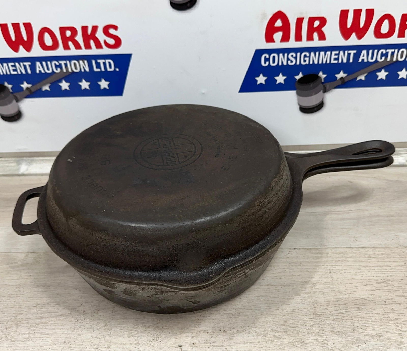 GRISWOLD LARGE BLOCK DOUBLE SKILLET NO. 90: Load-out Pick up for all online purchases for Antiques & collectibles is Monday, Tuesday, Wednesday, February 23rd, 24th, 25th At our shipper's location. We do offer shipping on all items shippable wi