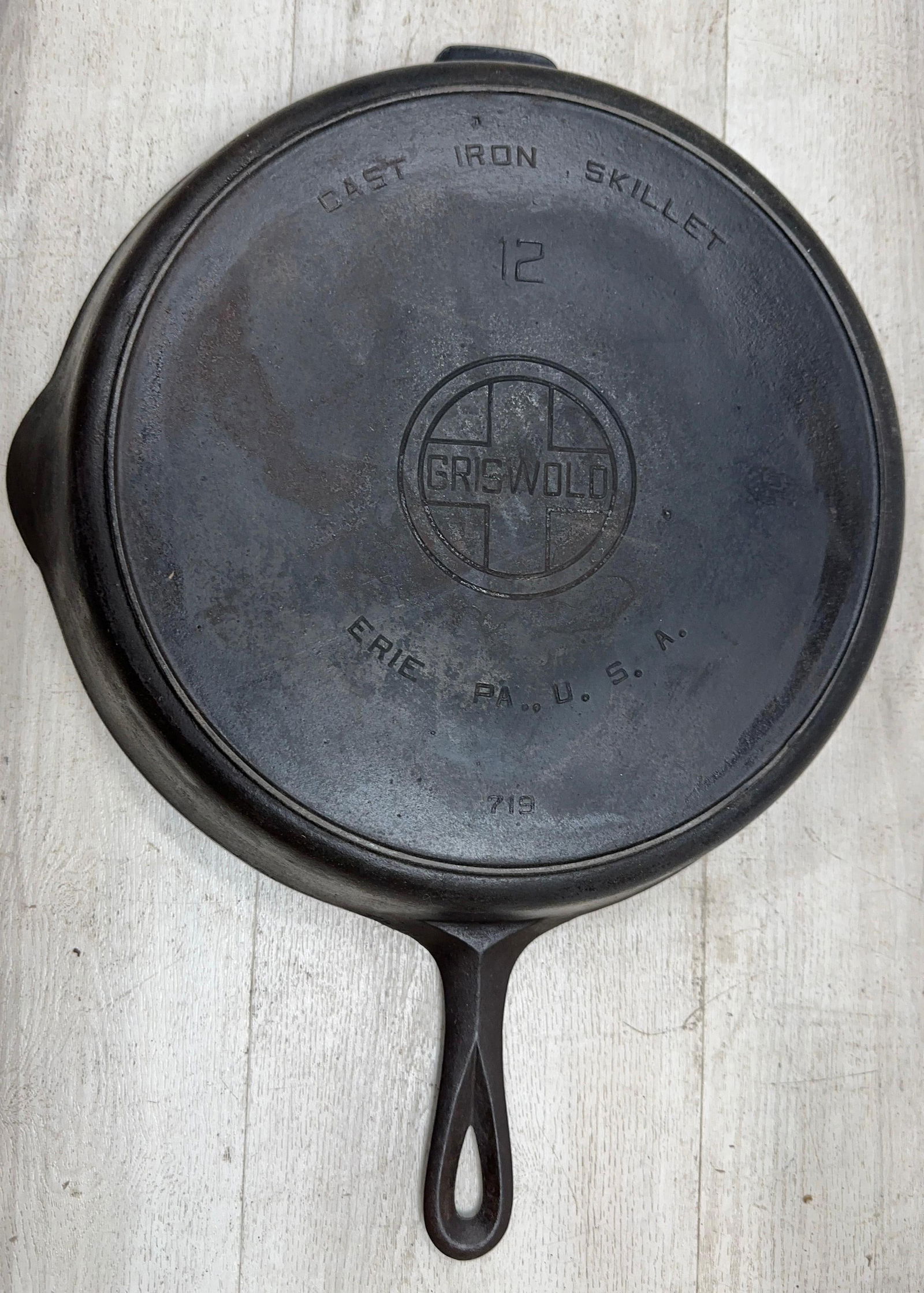 GRISWOLD NO. 12 LARGE BLOCK HEAT RING: Load-out Pick up for all online purchases for Antiques & collectibles is Monday, Tuesday, Wednesday, February 23rd, 24th, 25th At our shipper's location. We do offer shipping on all items shippable wi