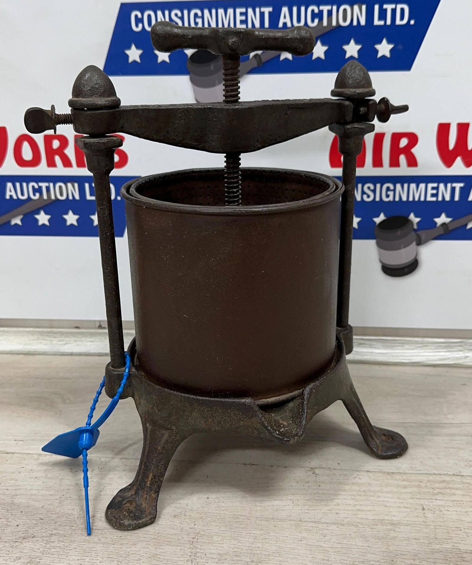 GRISWOLD NO. 1 2 QT. FRUIT PRESS: Load-out Pick up for all online purchases for Antiques & collectibles is Monday, Tuesday, Wednesday, February 23rd, 24th, 25th At our shipper's location. We do offer shipping on all items shippable wi
