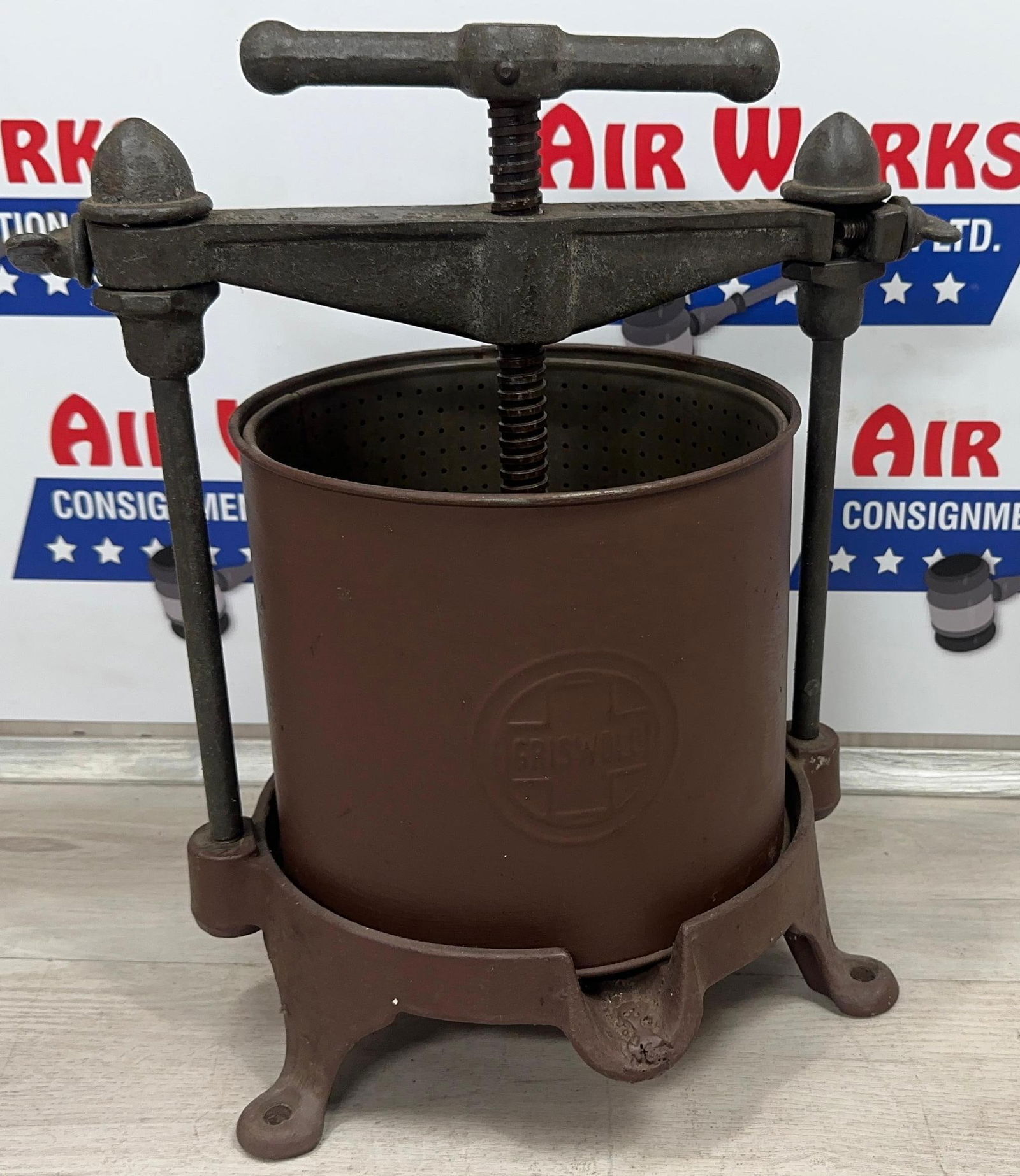 GRISWOLD NO 6 FRUIT AND LARD PRESS: Load-out Pick up for all online purchases for Antiques & collectibles is Monday, Tuesday, Wednesday, February 23rd, 24th, 25th At our shipper's location. We do offer shipping on all items shippable wi