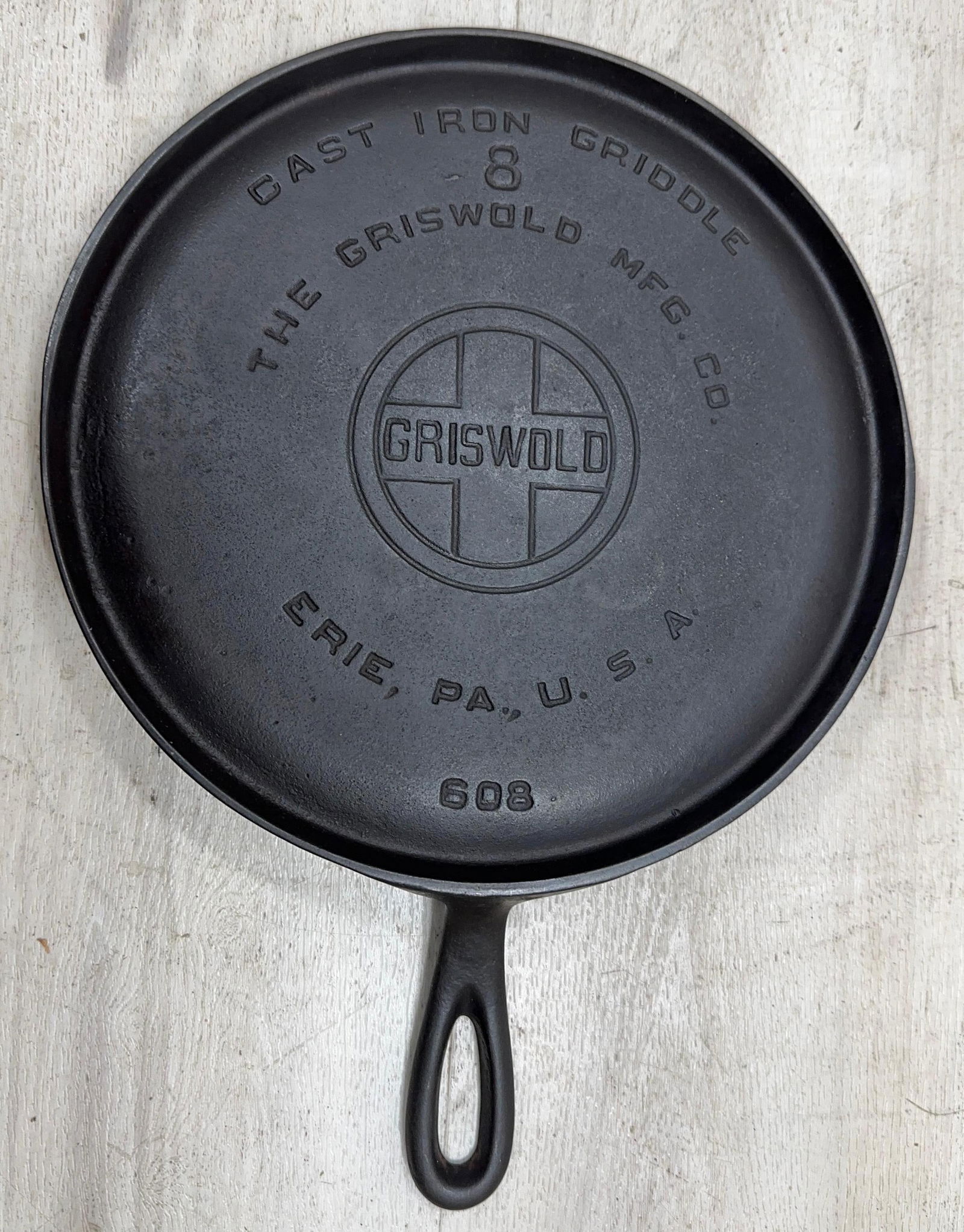 GRISWOLD NO. 8 FLAT ROUND GRIDDLE (1 of 5)
