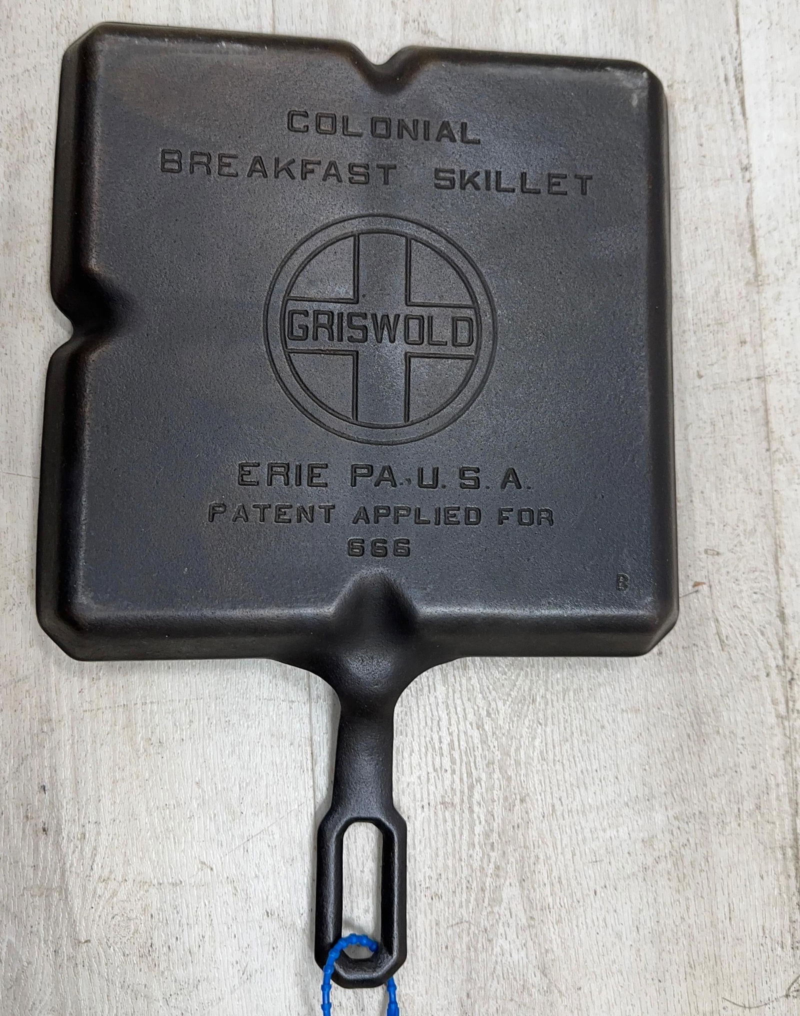 GRISWOLD NO.666 COLONIAL BREAKFAST SKILLET: Load-out Pick up for all online purchases for Antiques & collectibles is Monday, Tuesday, Wednesday, February 23rd, 24th, 25th At our shipper's location. We do offer shipping on all items shippable wi