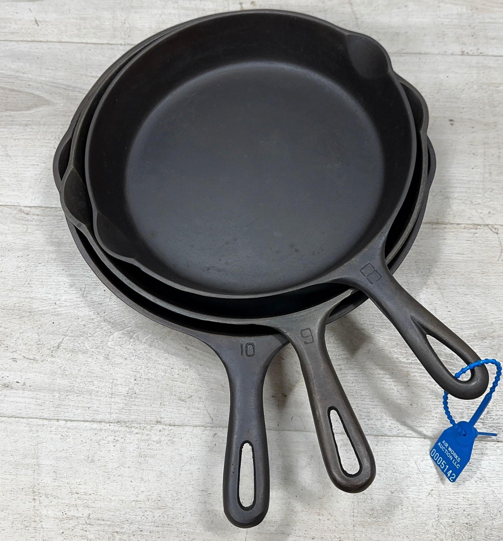 SET OF 3 GRISWOLD PANS SMALL LOGO #8,9 AND 10: Load-out Pick up for all online purchases for Antiques & collectibles is Monday, Tuesday, Wednesday, February 23rd, 24th, 25th At our shipper's location. We do offer shipping on all items shippable wi
