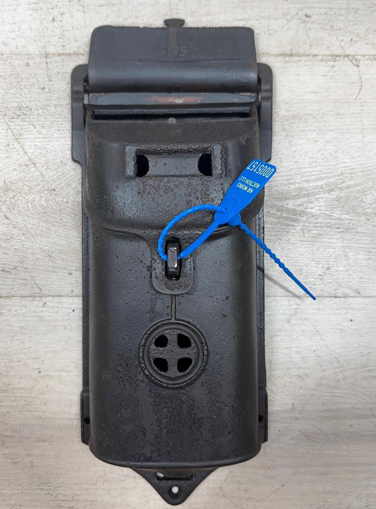 GRISWOLD CAST IRON MAILBOX (1 of 7)