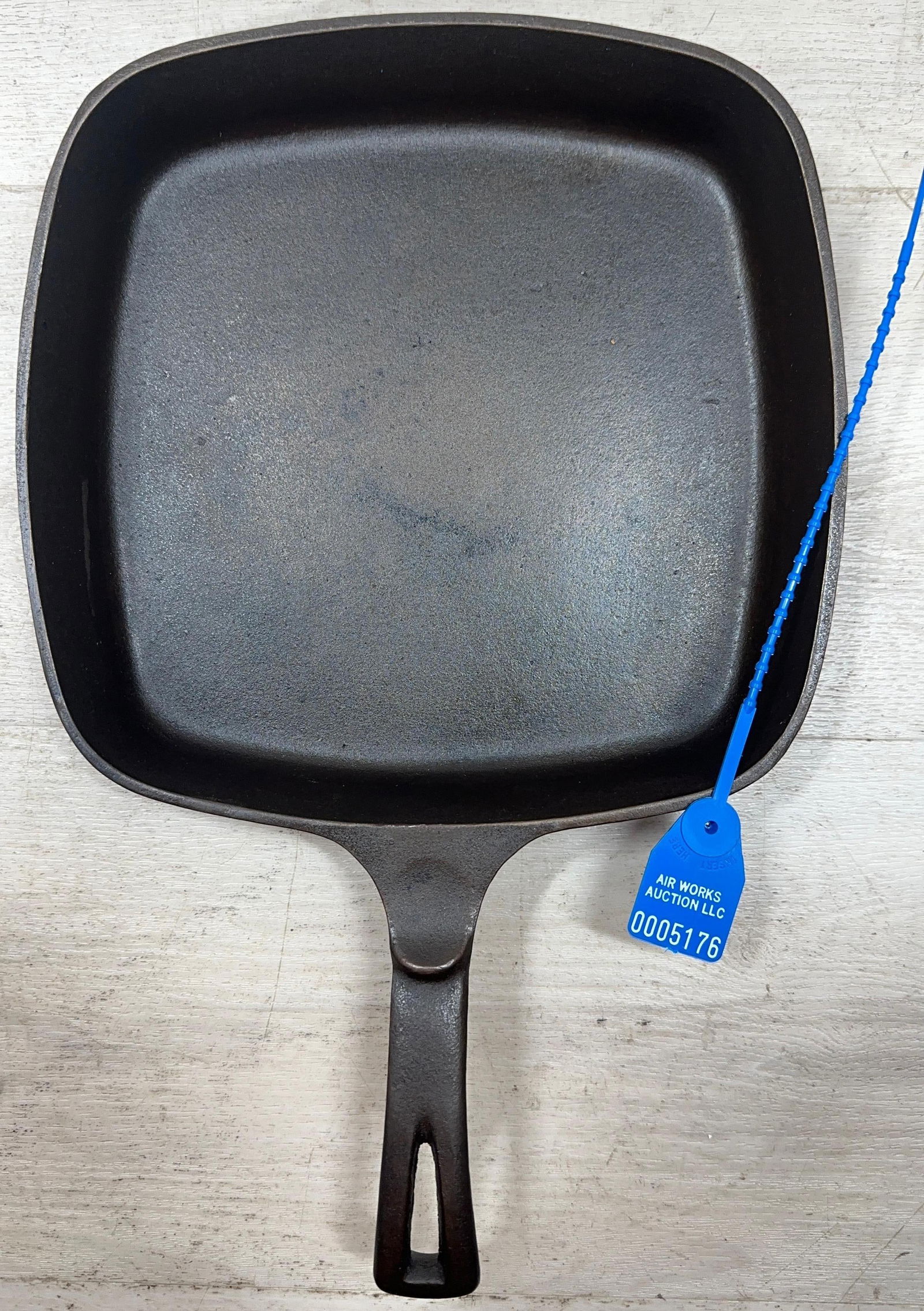 WAGNER SQUARE SKILLET NO. 1218: Load-out Pick up for all online purchases for Antiques & collectibles is Monday, Tuesday, Wednesday, February 23rd, 24th, 25th At our shipper's location. We do offer shipping on all items shippable wi