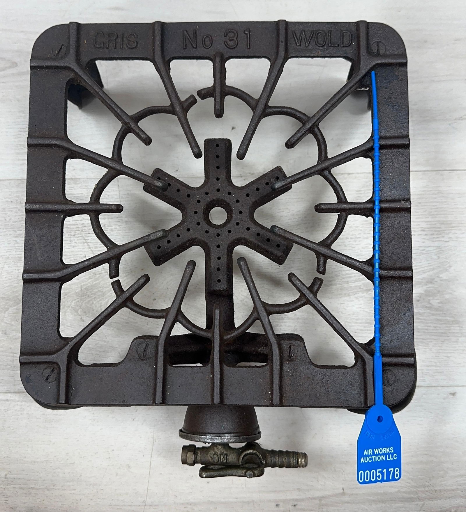 GRISWOLD NO. 31 GAS BURNER: Load-out Pick up for all online purchases for Antiques & collectibles is Monday, Tuesday, Wednesday, February 23rd, 24th, 25th At our shipper's location. We do offer shipping on all items shippable wi