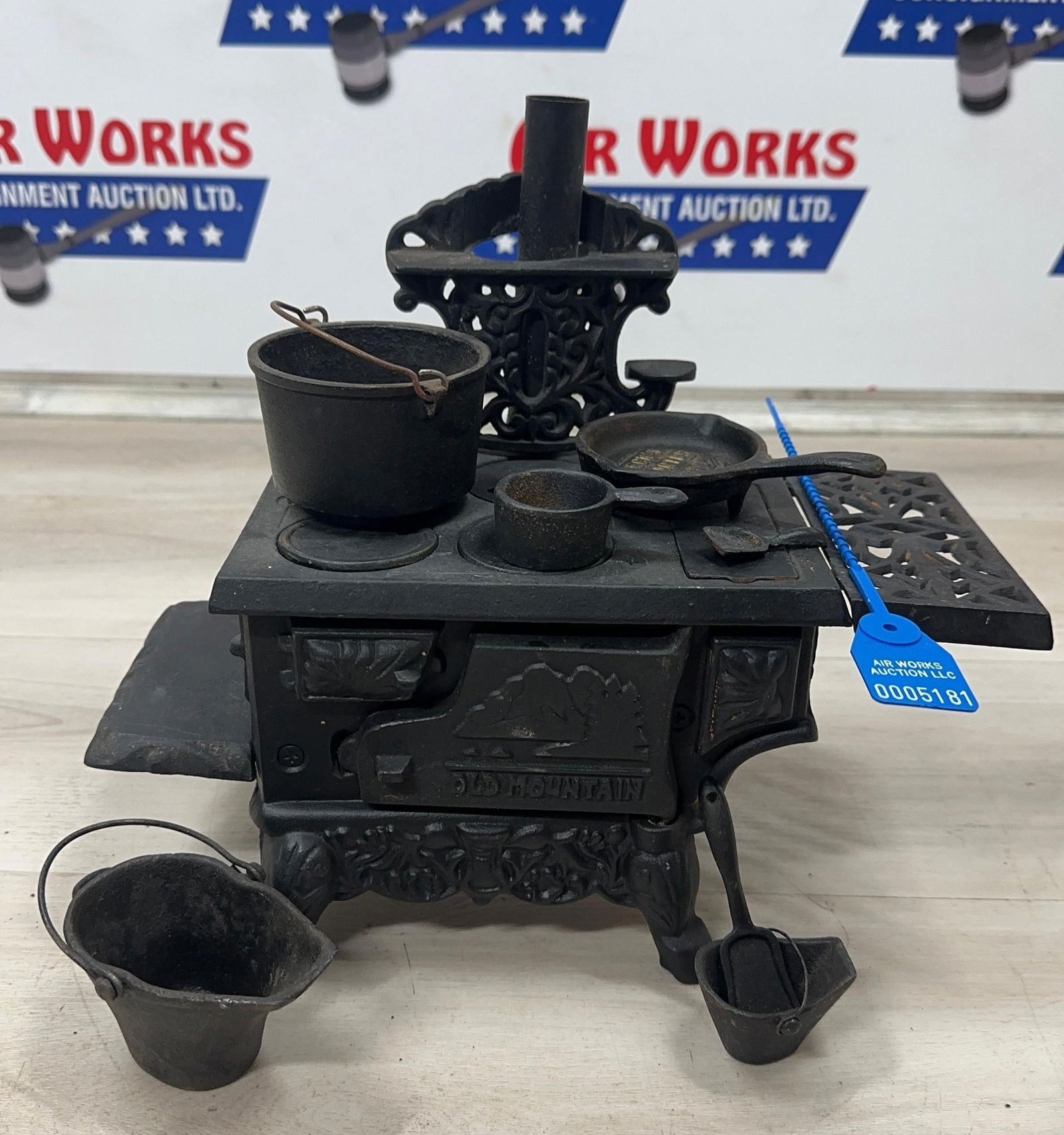 OLD MOUNTAIN CAST IRON MINI STOVE WITH PANS AND COAL BUCKETS: Load-out Pick up for all online purchases for Antiques & collectibles is Monday, Tuesday, Wednesday, February 23rd, 24th, 25th At our shipper's location. We do offer shipping on all items shippable wi