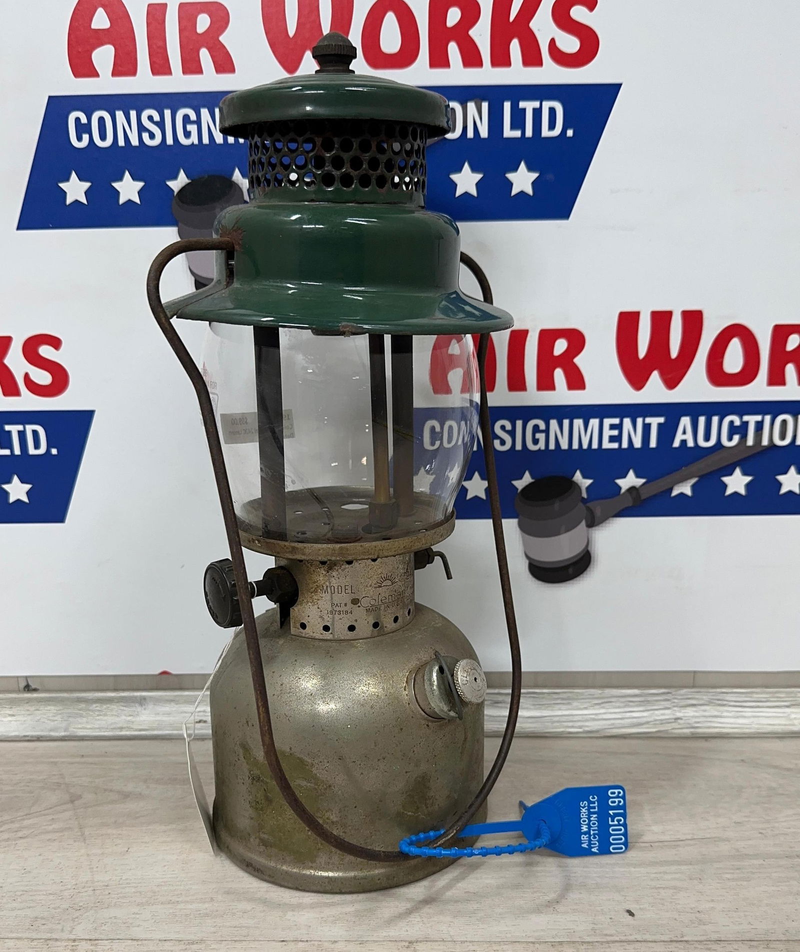 COLEMAN 242C LANTERN (1 of 5)