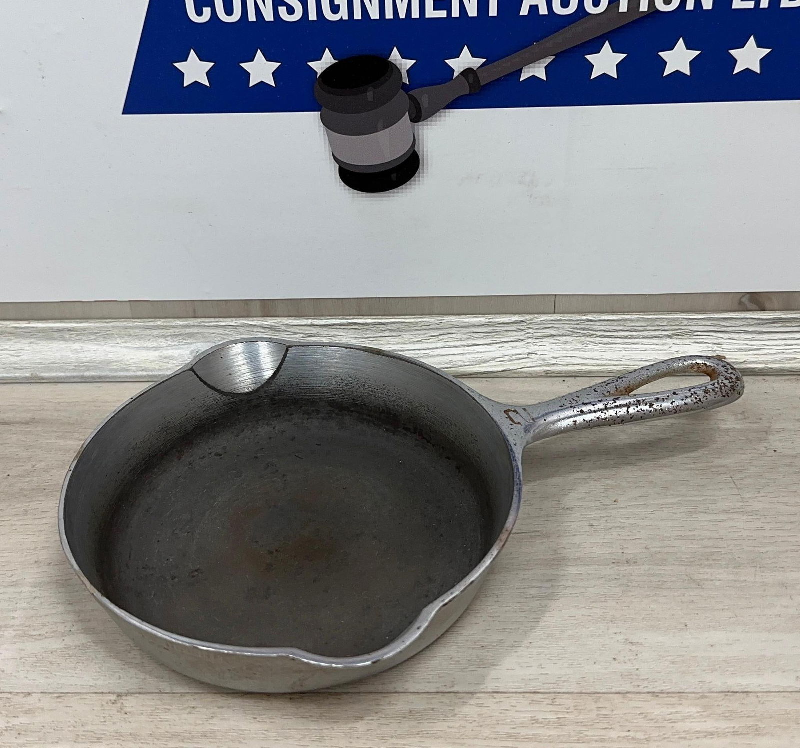 GRISWOLD NO. 2 LARGE BLOCK SMOOTH BOTTOM CHROME PLATED SKILLET: Load-out Pick up for all online purchases for Antiques & collectibles is Monday, Tuesday, Wednesday, February 23rd, 24th, 25th At our shipper's location. We do offer shipping on all items shippable wi