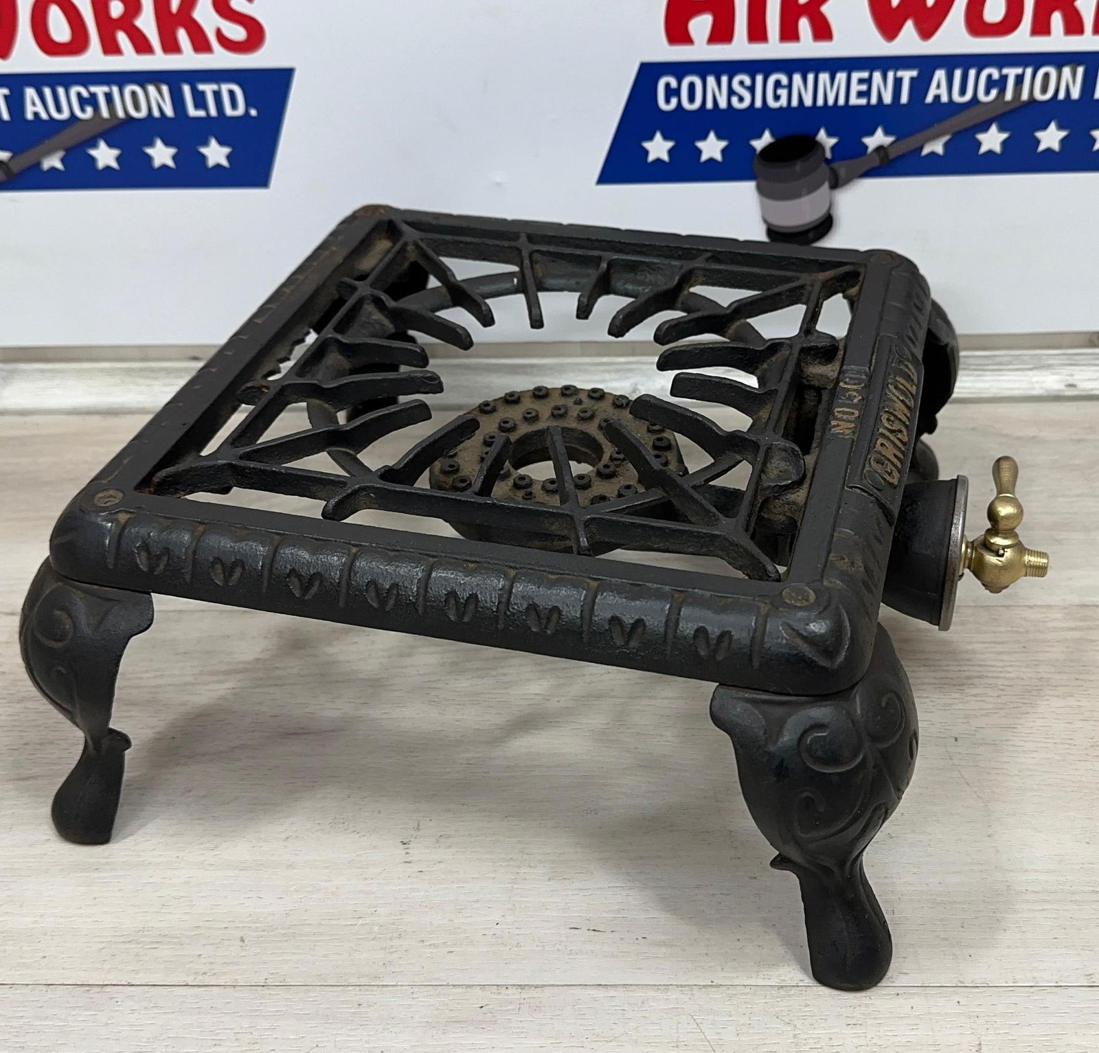 GRISWOLD NO. 501 GAS STOVE. (1 of 8)