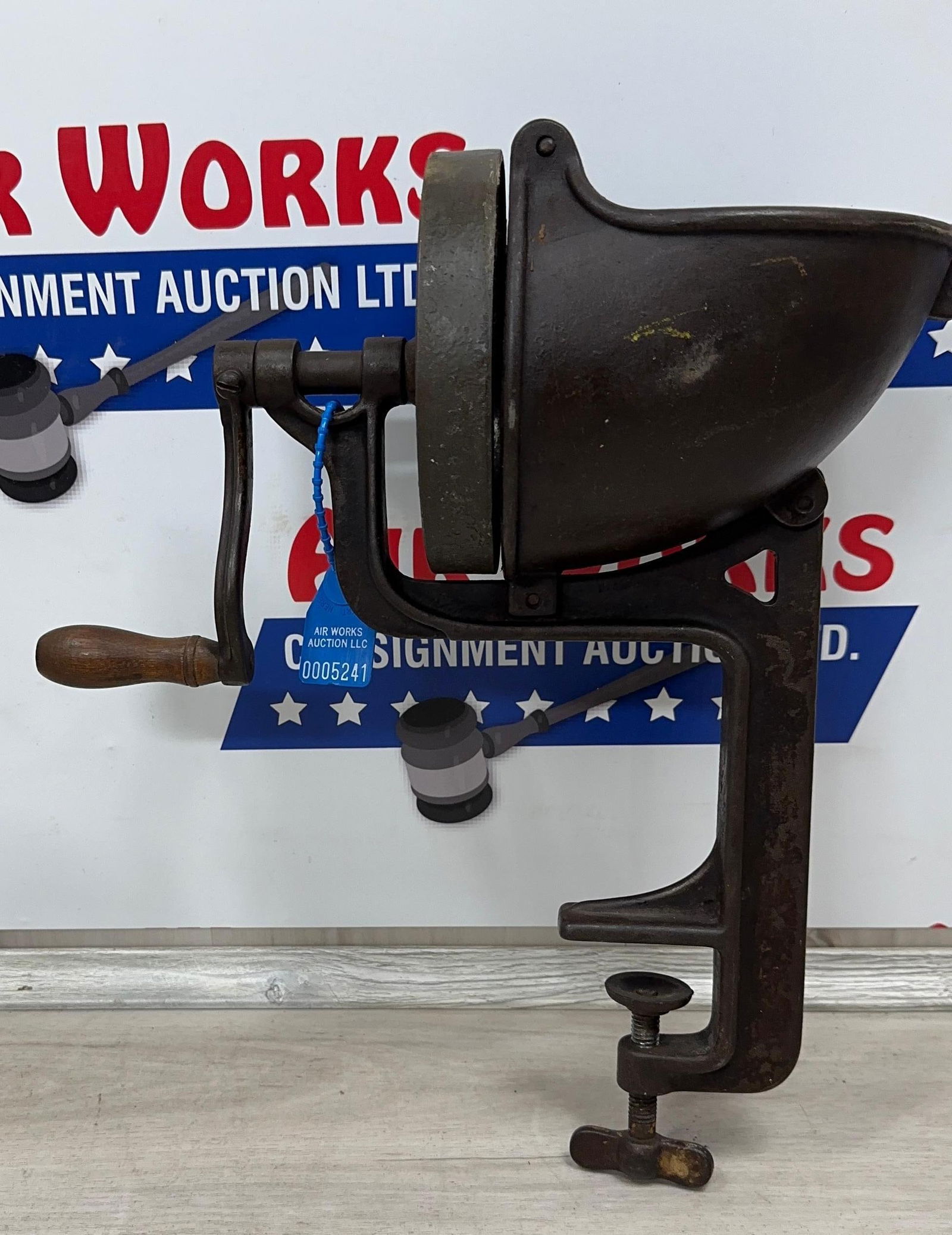 UNIUVERSAL VEGETABLE SLICER. LANDER, FRARY AND CLARK (1 of 7)