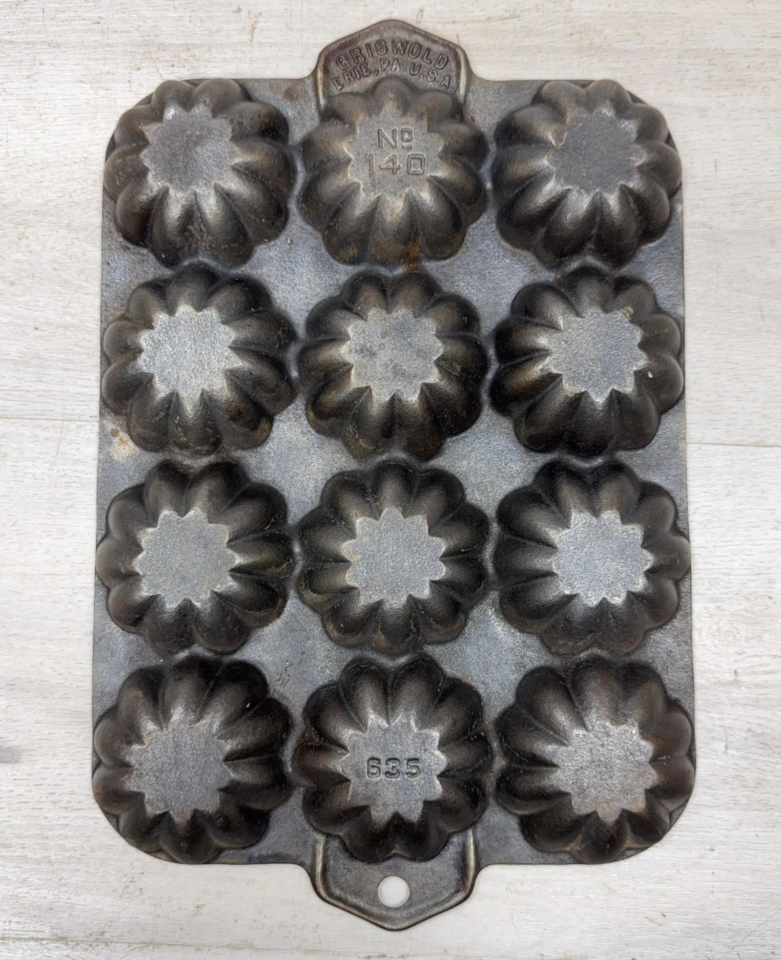 GRISWOLD #140 TURKS HEAD PAN (1 of 5)