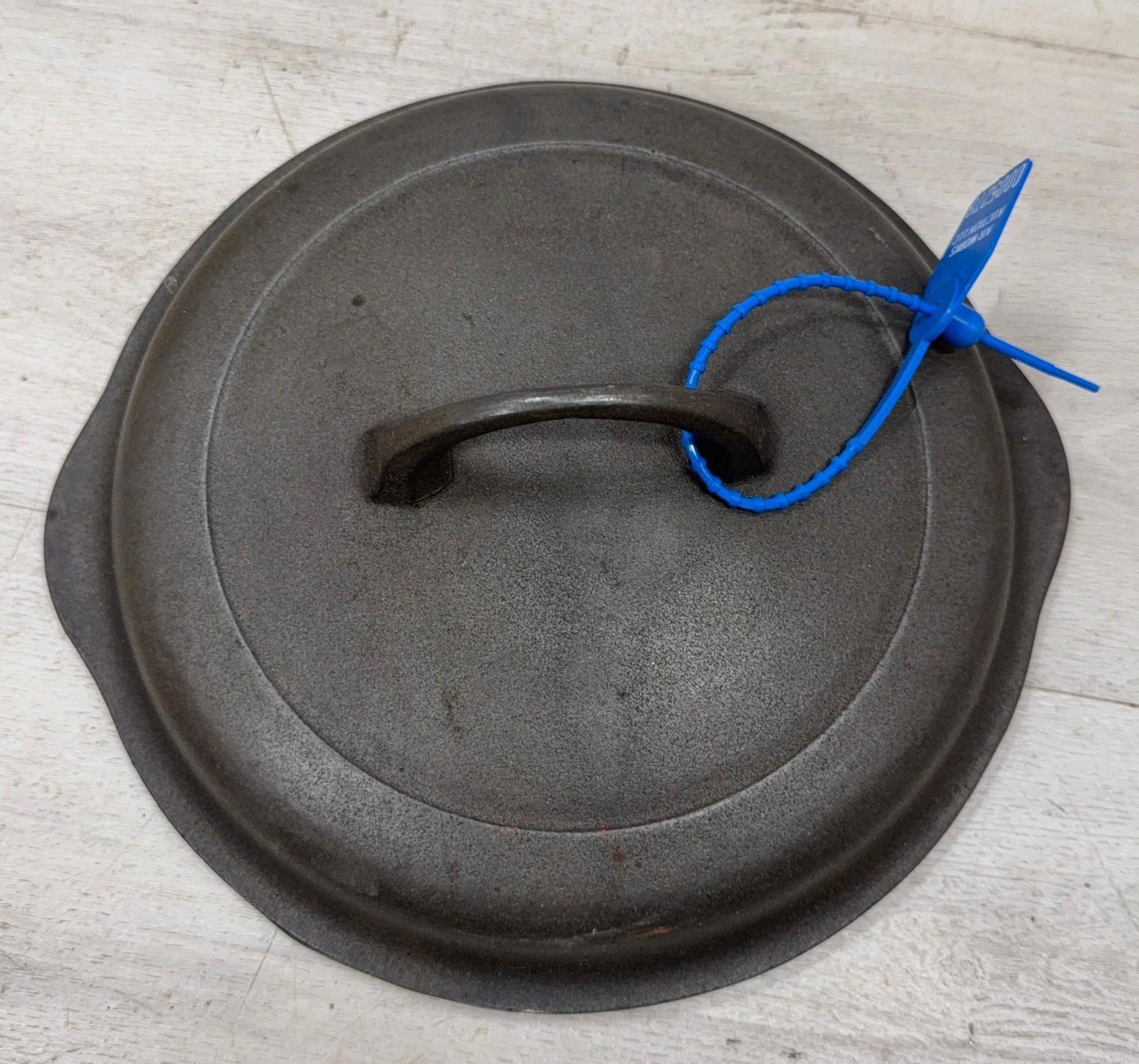 GRISWOLD #6 HIGH DOME SMOOTH TOP SKILLET LID: Load-out Pick up for all online purchases for Antiques & collectibles is Monday, Tuesday, Wednesday, February 23rd, 24th, 25th At our shipper's location. We do offer shipping on all items shippable wi