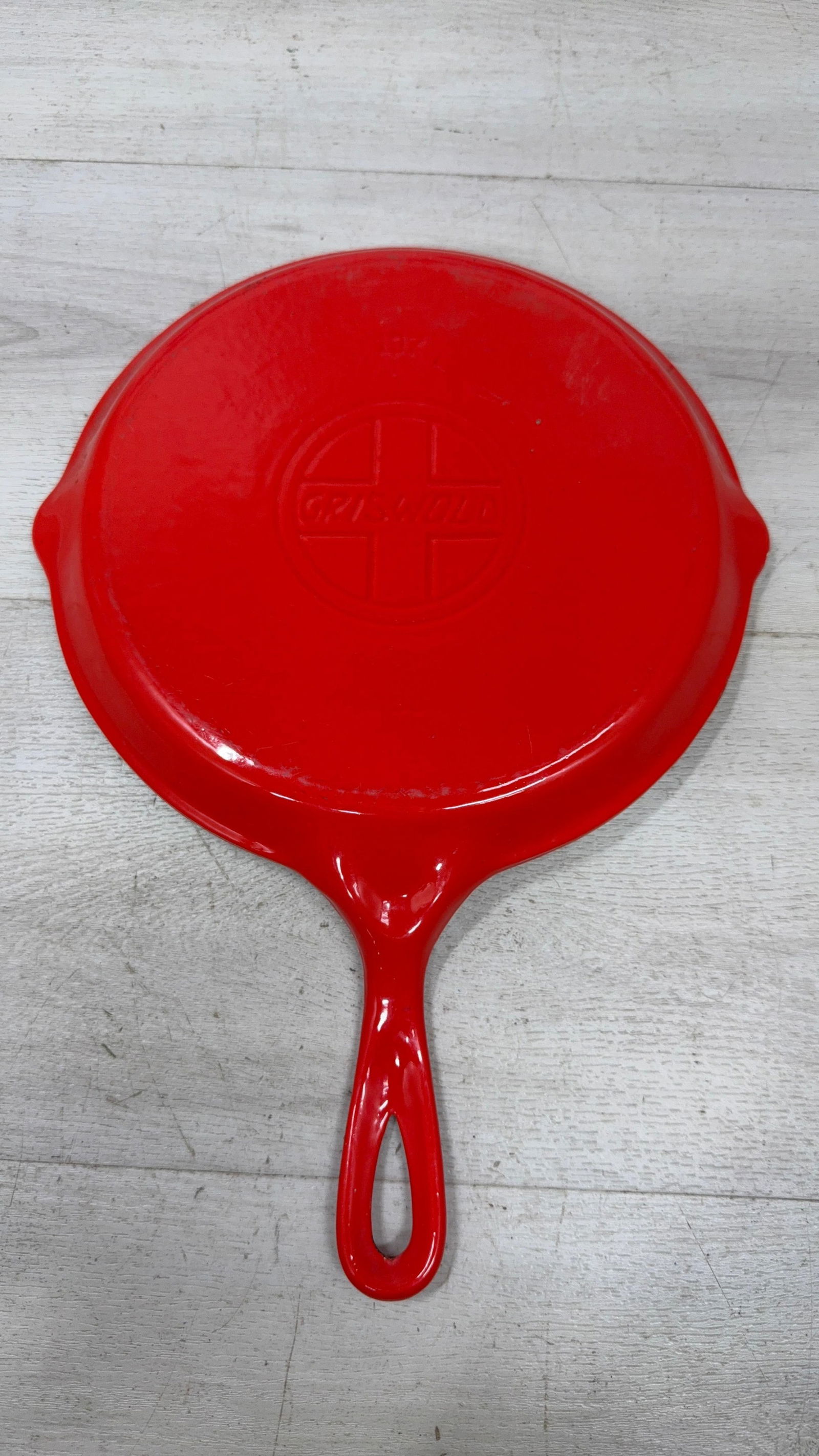 GRISWOLD #107 RED/WHITE ENAMEL SKILLET GRIDDLE: Load-out Pick up for all online purchases for Antiques & collectibles is Monday, Tuesday, Wednesday, February 23rd, 24th, 25th At our shipper's location. We do offer shipping on all items shippable wi