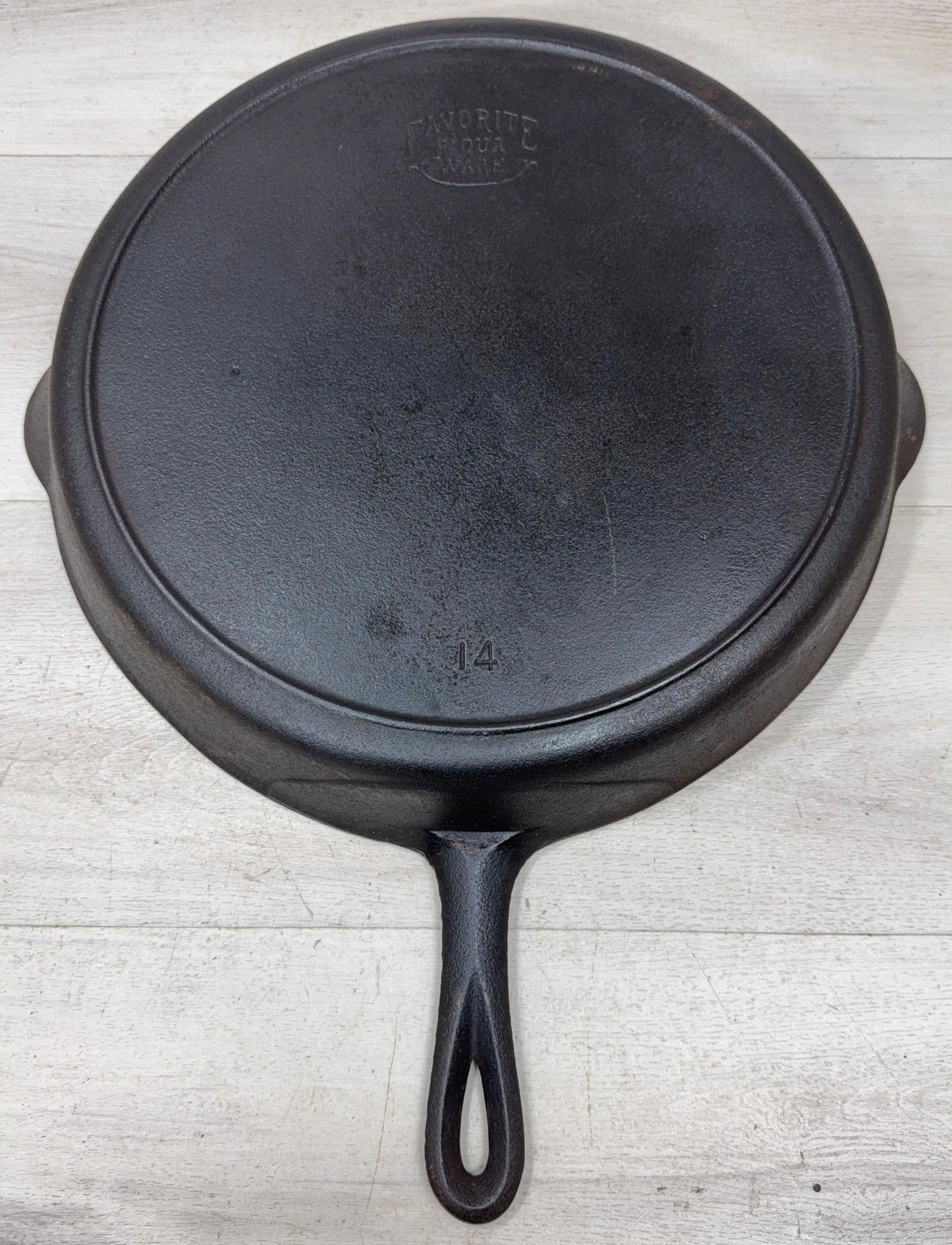 FAVORITE PIQUA WARE SMILEY LOGO #14 CAST IRON SKILLET: Load-out Pick up for all online purchases for Antiques & collectibles is Monday, Tuesday, Wednesday, February 23rd, 24th, 25th At our shipper's location. We do offer shipping on all items shippable wi
