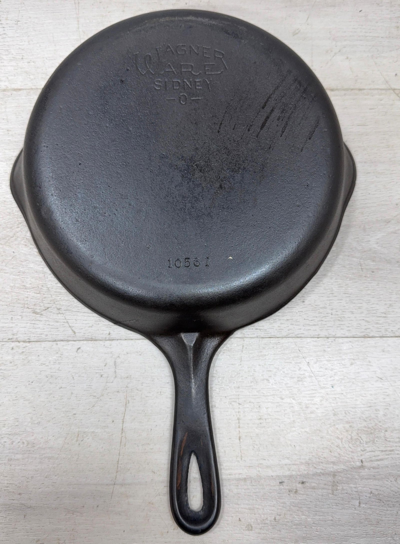WAGNER WARE #6 SMOOTH BOTTOM CAST IRON SKILLET: Load-out Pick up for all online purchases for Antiques & collectibles is Monday, Tuesday, Wednesday, February 23rd, 24th, 25th At our shipper's location. We do offer shipping on all items shippable wi