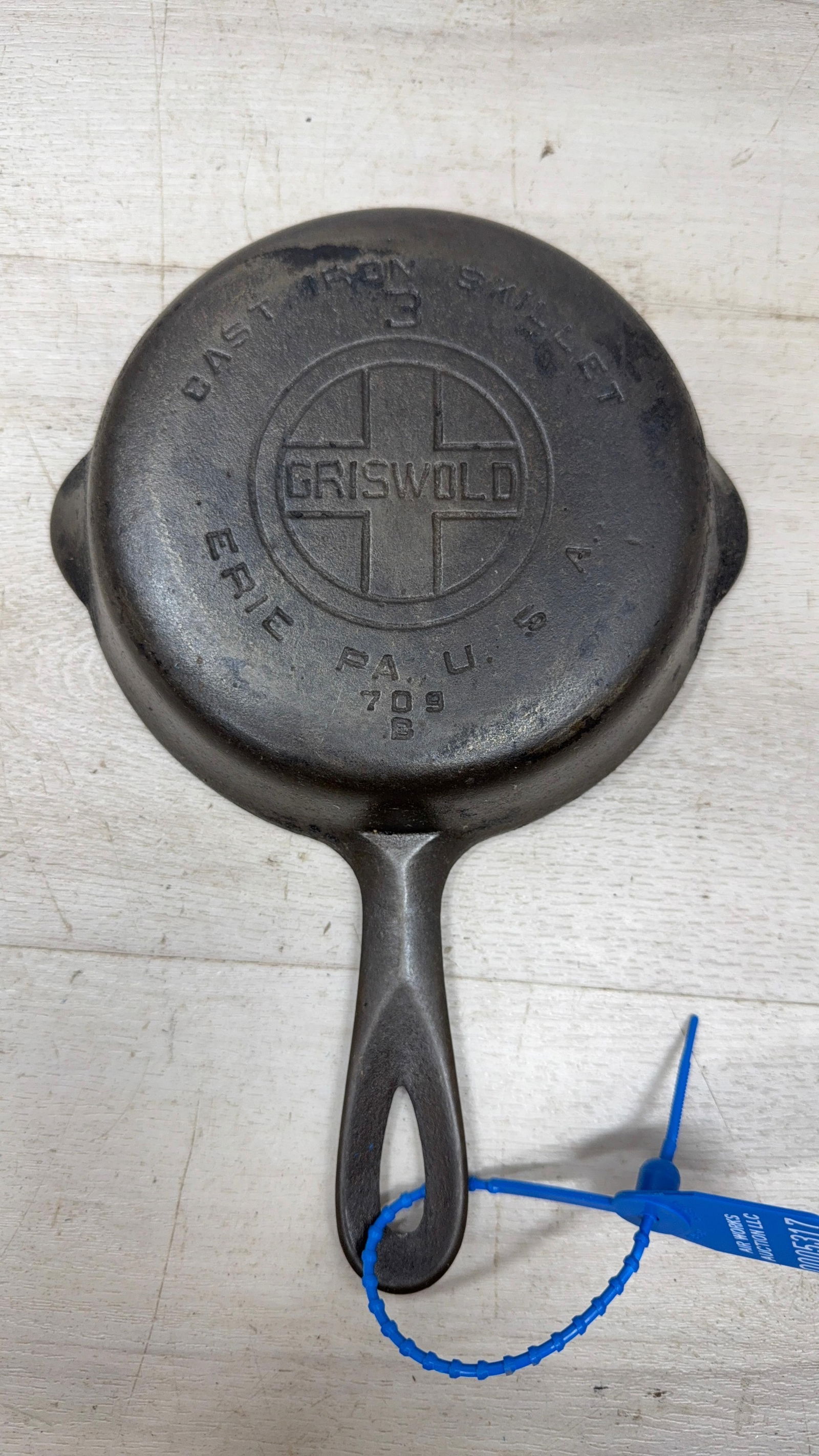 GRISWOLD NO. 3 LARGE LOGO SKILLET (1 of 4)