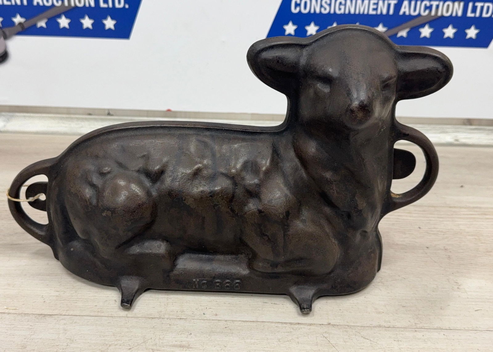 GRISWOLD NO. 866 LAMB CAKE MOLD (1 of 5)