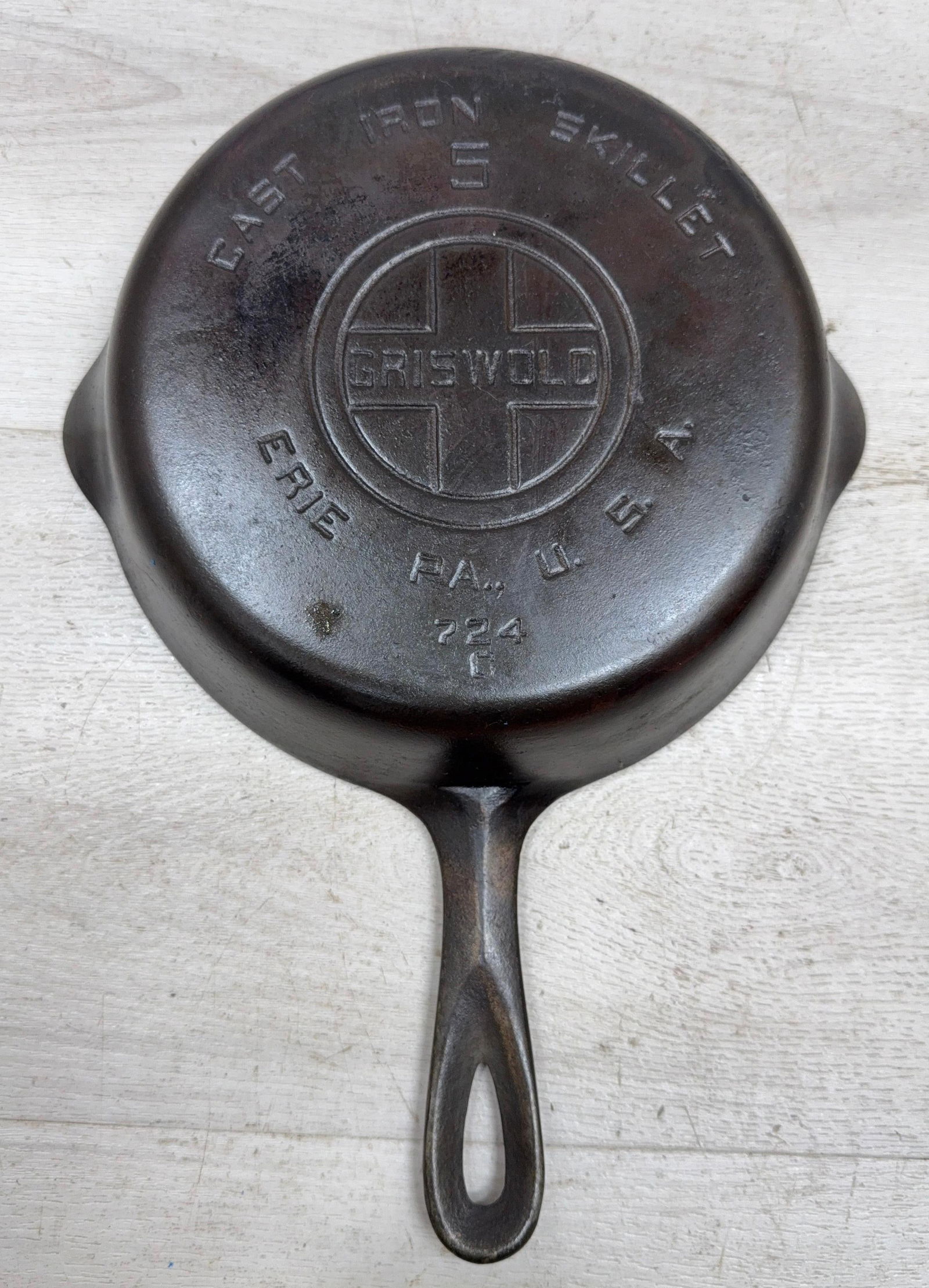 GRIWOLD NO. 5 SKILLET LARGE BLOCK LOGO: Load-out Pick up for all online purchases for Antiques & collectibles is Monday, Tuesday, Wednesday, February 23rd, 24th, 25th At our shipper's location. We do offer shipping on all items shippable wi