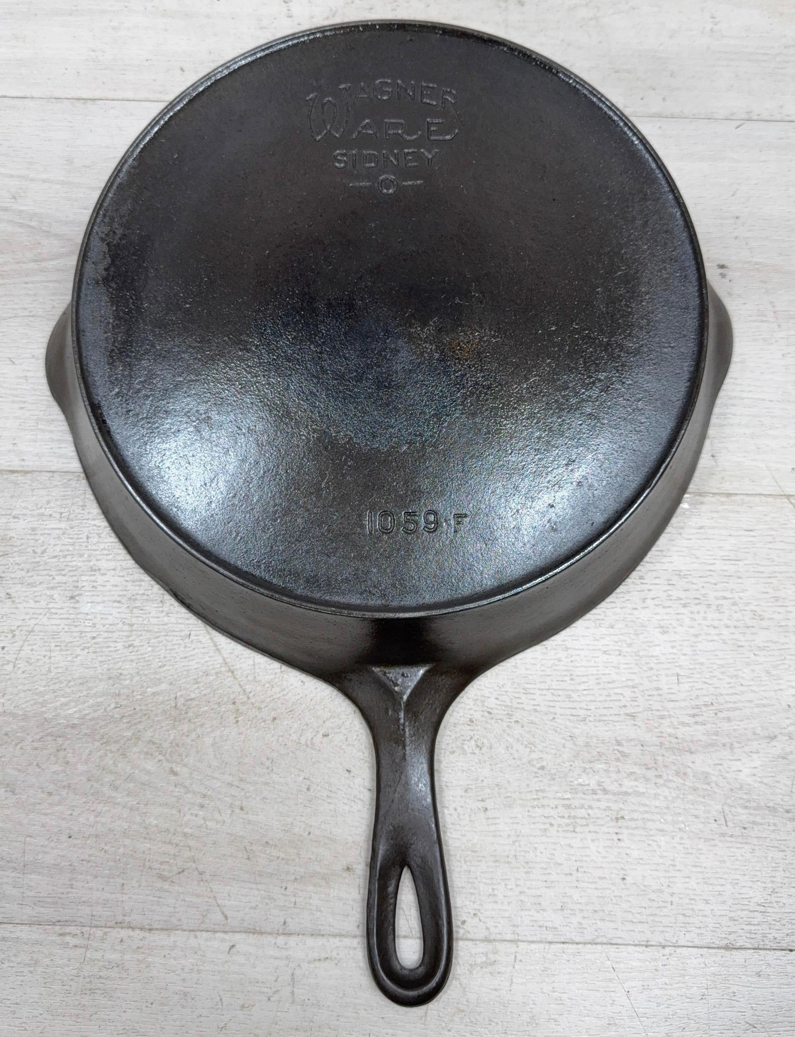 WAGNER WARE NO 9 CAST IRON SKILLET HEAT RING (1 of 7)