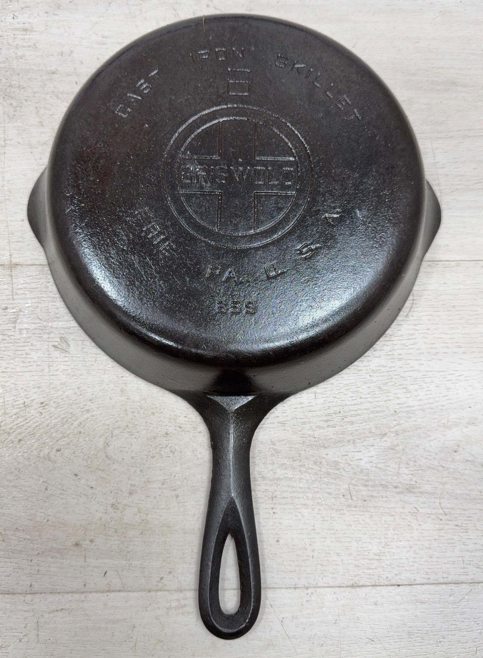 GRISWOLD NO. 6 SKILLET LARGE BLOCK LOGO. (1 of 5)