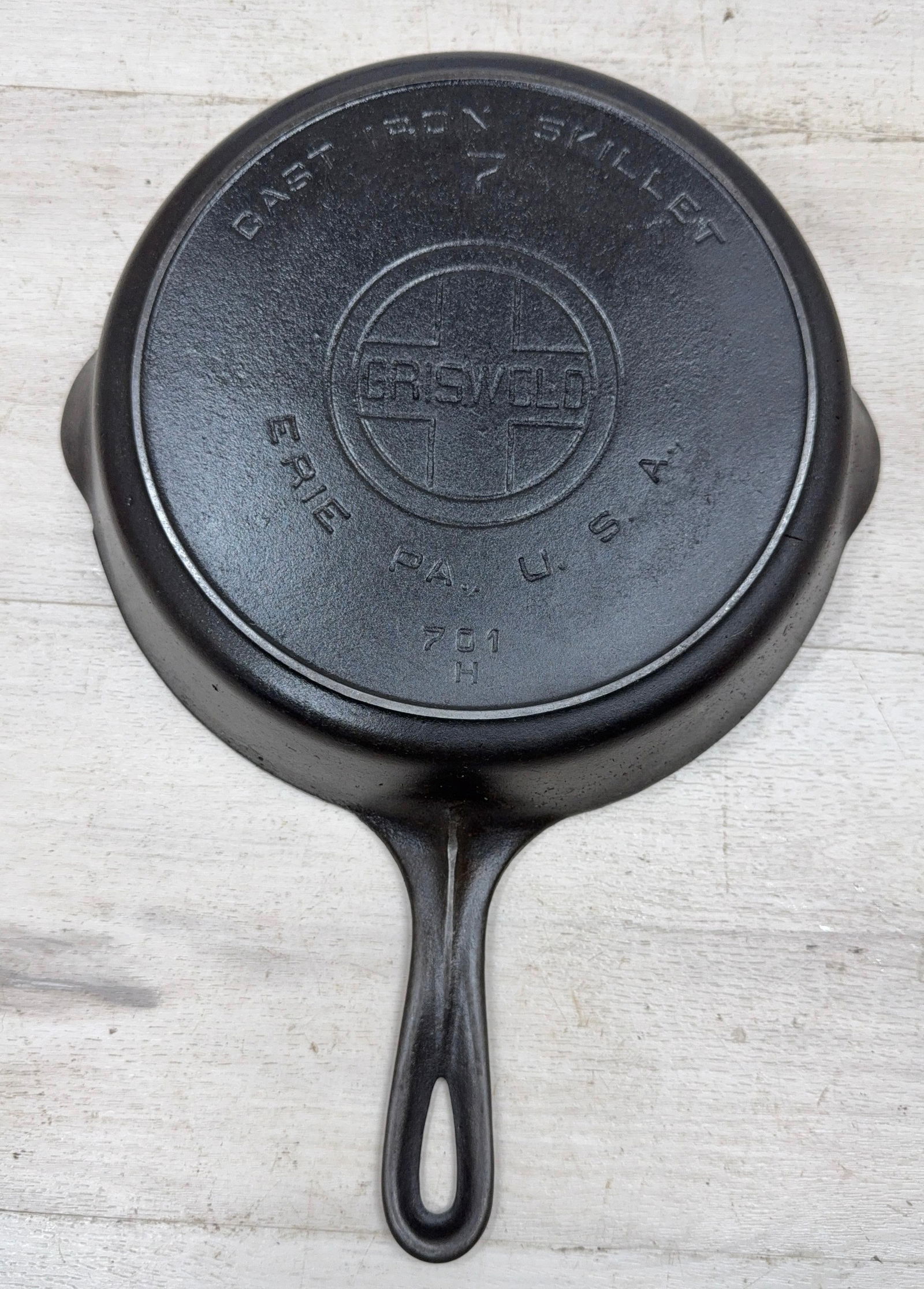 GRISWOLD NO. 7 SKILLET LARGE BLOCK LOGO WITH HEAT RING: Load-out Pick up for all online purchases for Antiques & collectibles is Monday, Tuesday, Wednesday, February 23rd, 24th, 25th At our shipper's location. We do offer shipping on all items shippable wi