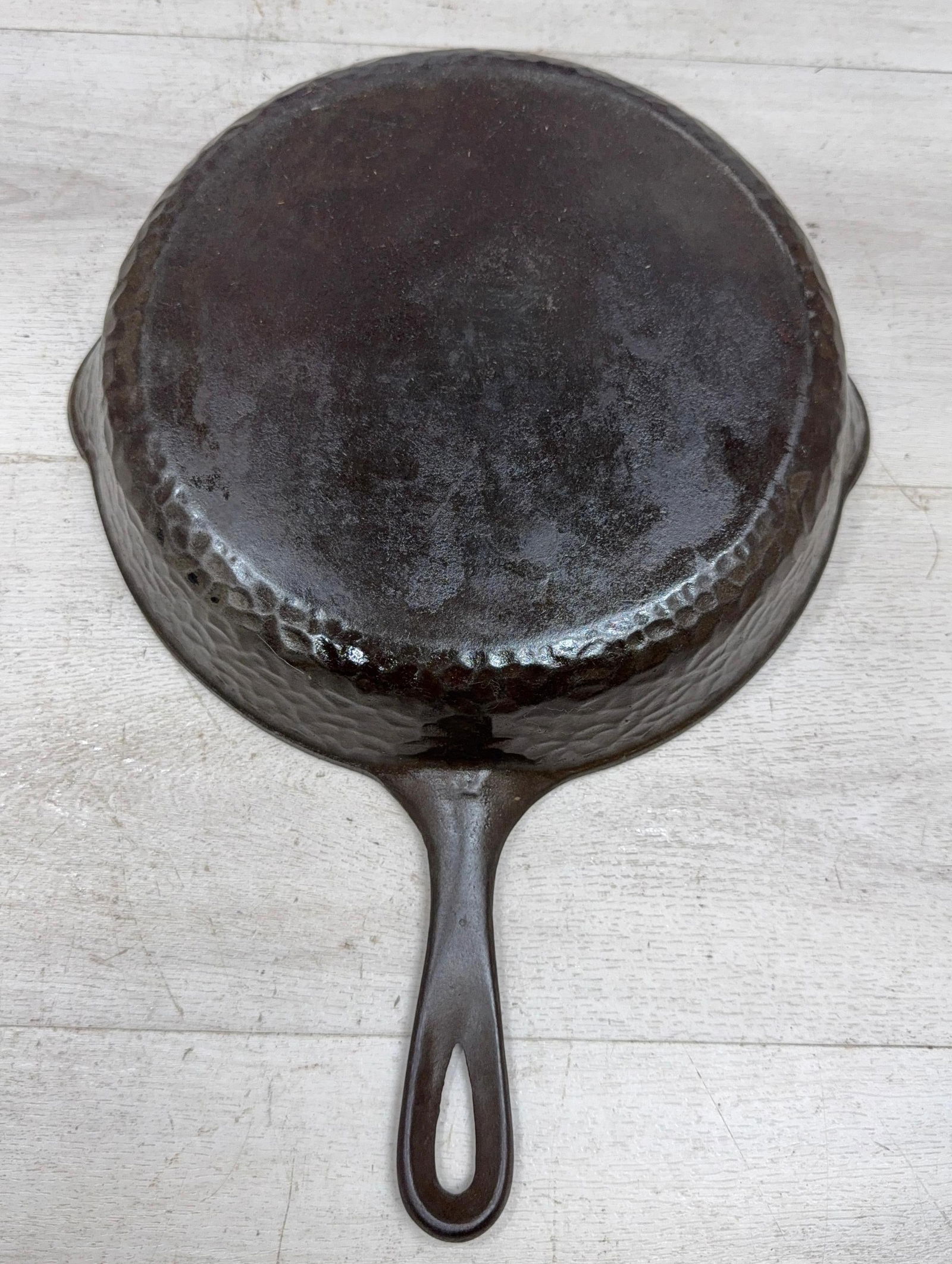 WAGNER HAMMERED CAST IRON SKILLET.: Load-out Pick up for all online purchases for Antiques & collectibles is Monday, Tuesday, Wednesday, February 23rd, 24th, 25th At our shipper's location. We do offer shipping on all items shippable wi