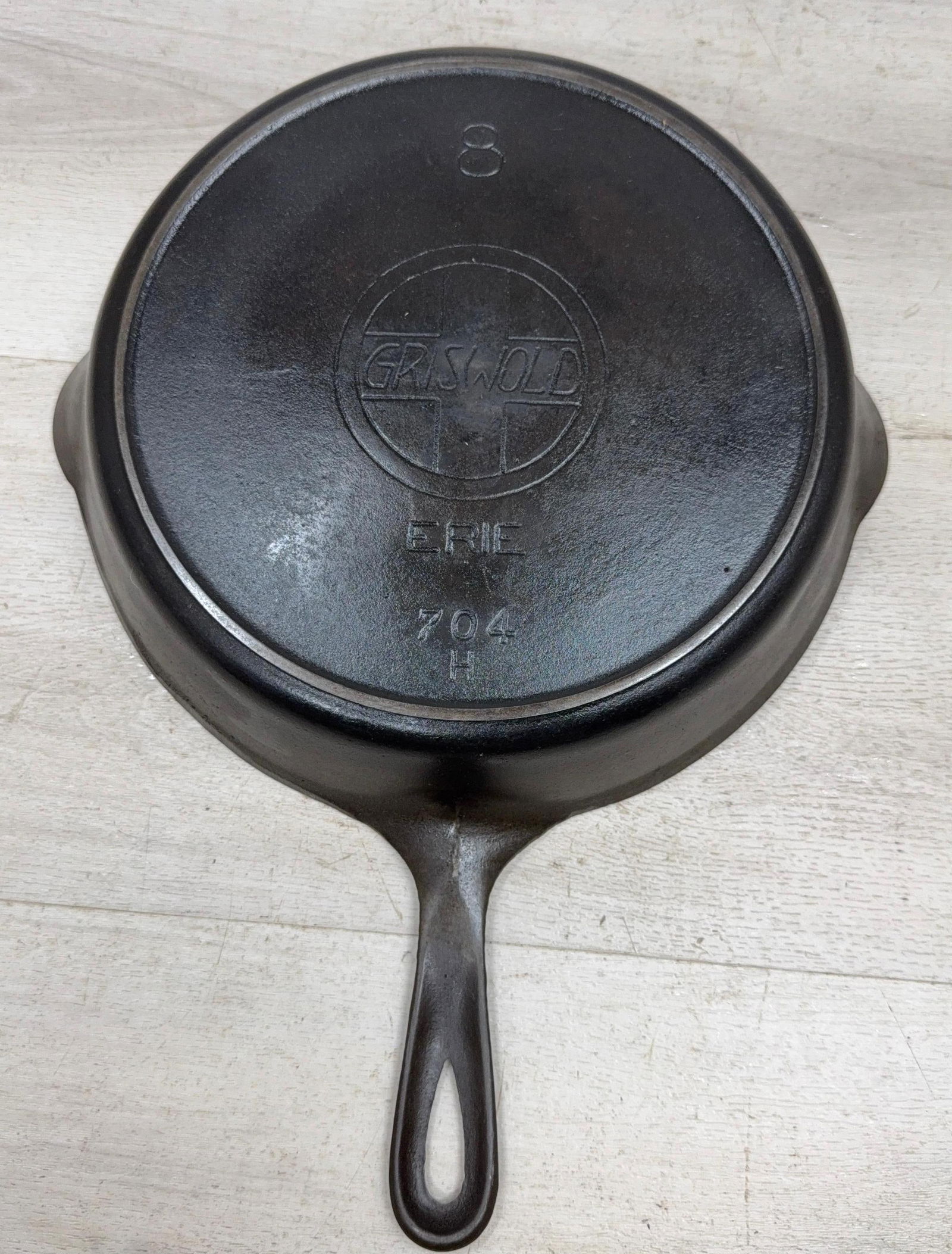 GRISWOLD NO. 8 SLANT "ERIE" WITH HEAT RING. WOBBLE: Load-out Pick up for all online purchases for Antiques & collectibles is Monday, Tuesday, Wednesday, February 23rd, 24th, 25th At our shipper's location. We do offer shipping on all items shippable wi