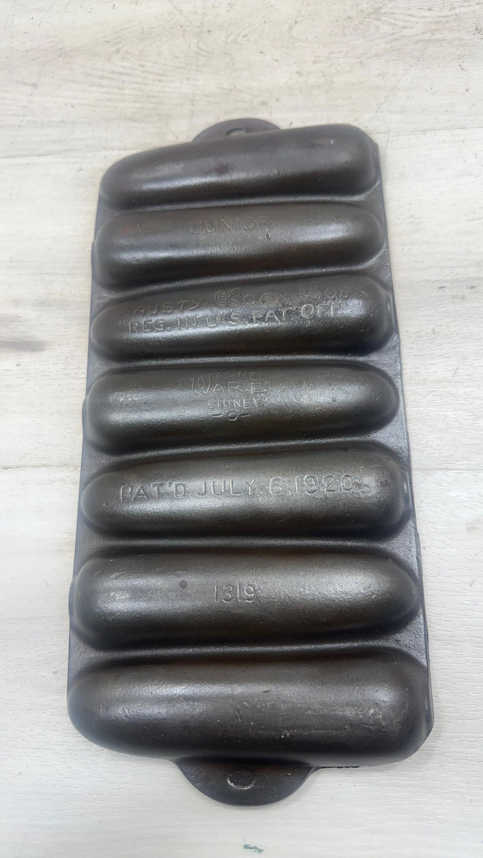 WAGNER JUNIOR KRUSTY KORN KOBS PAN: Load-out Pick up for all online purchases for Antiques & collectibles is Monday, Tuesday, Wednesday, February 23rd, 24th, 25th At our shipper's location. We do offer shipping on all items shippable wi