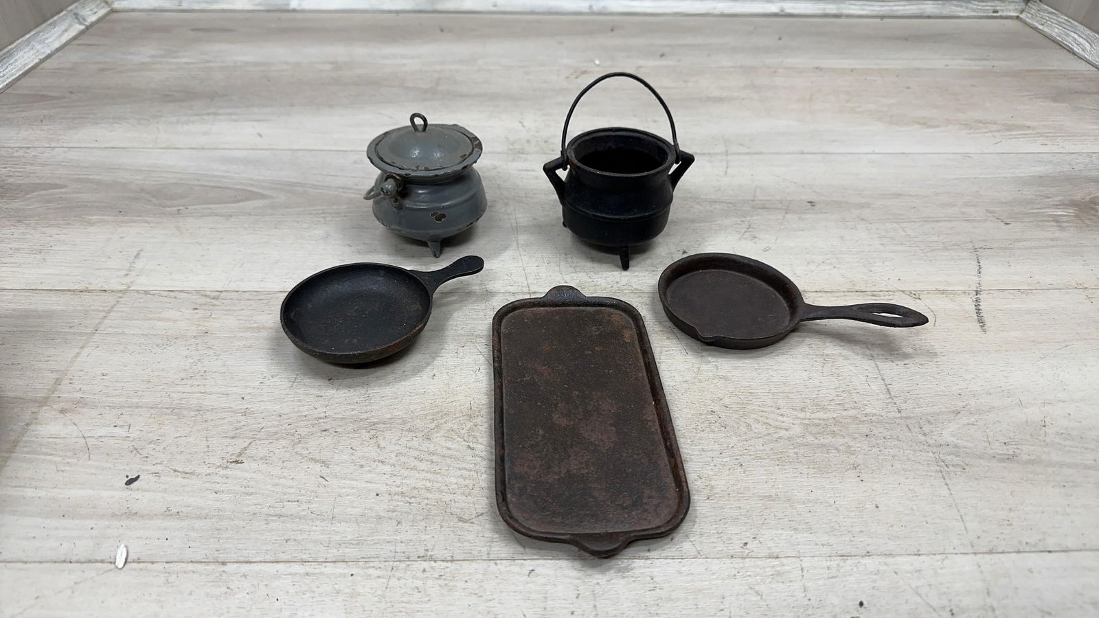 CAST TOY STOVE ACCESSORIES: Load-out Pick up for all online purchases for Antiques & collectibles is Monday, Tuesday, Wednesday, February 23rd, 24th, 25th At our shipper's location. We do offer shipping on all items shippable wi