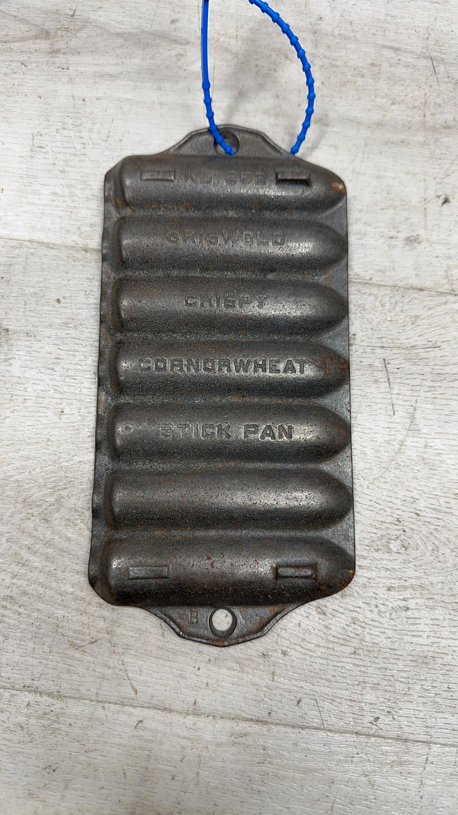 GRISWOLD NO. 262 MINI CORN STICK PAN: Load-out Pick up for all online purchases for Antiques & collectibles is Monday, Tuesday, Wednesday, February 23rd, 24th, 25th At our shipper's location. We do offer shipping on all items shippable wi