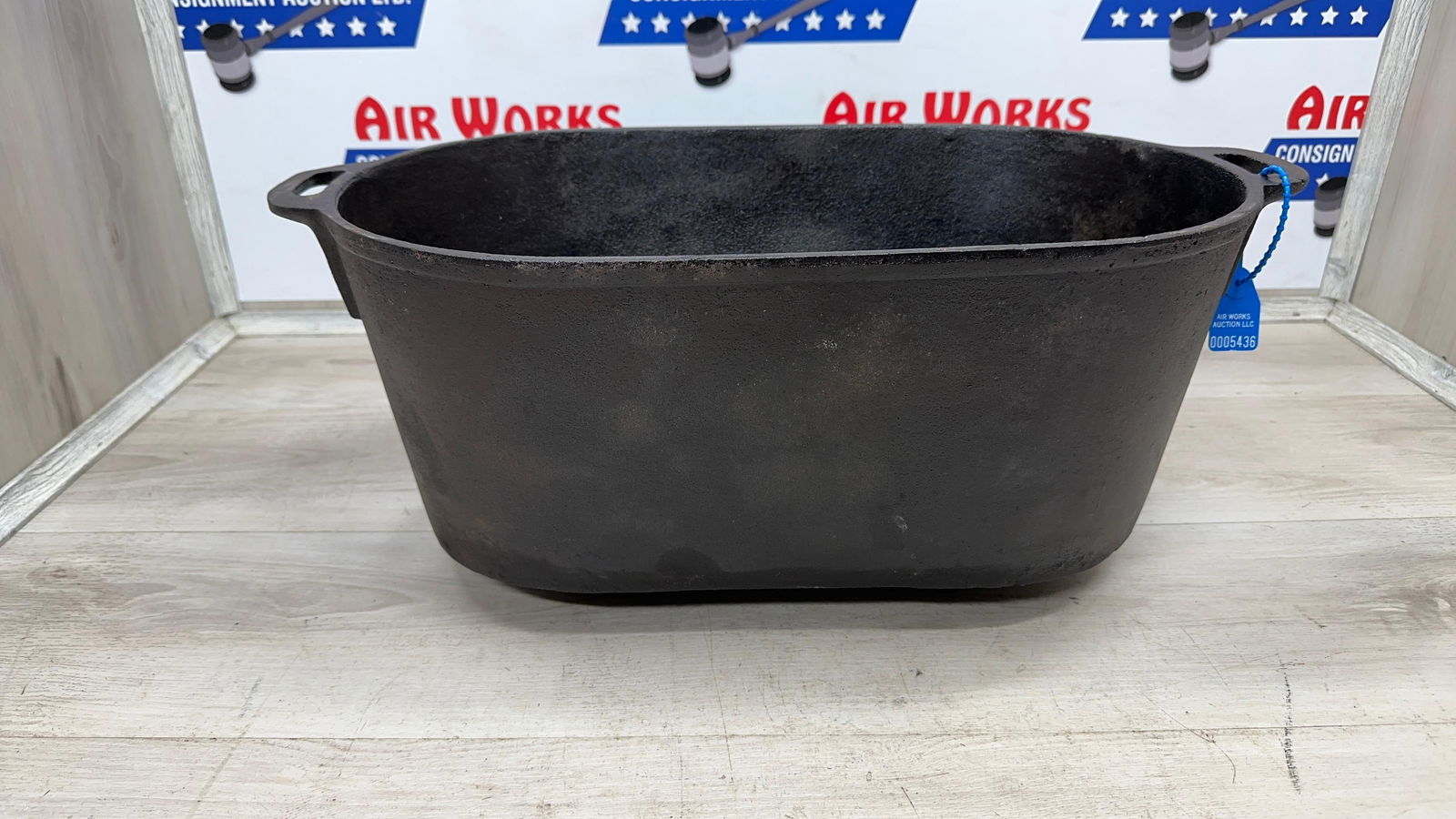 LARGE CAST IRON KETTLE: Load-out Pick up for all online purchases for Antiques & collectibles is Monday, Tuesday, Wednesday, February 23rd, 24th, 25th At our shipper's location. We do offer shipping on all items shippable wi