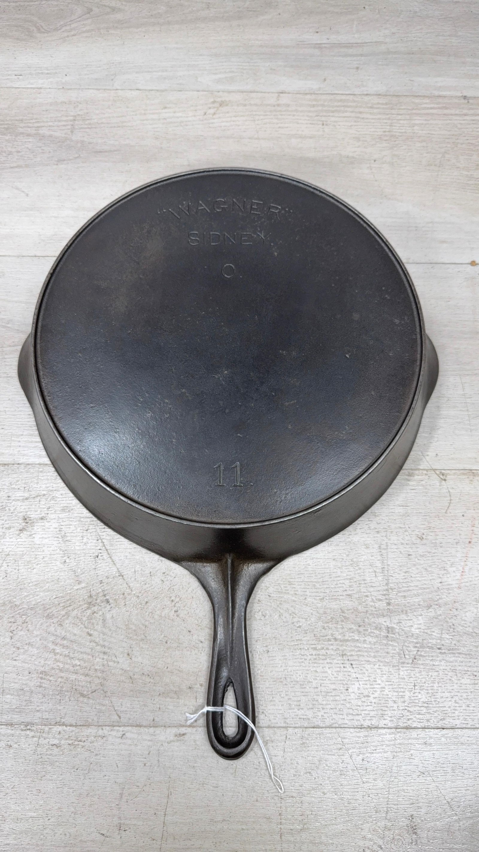 WAGNER SIDNEY N0. 11 SKILLET W/HEAT RING: Load-out Pick up for all online purchases for Antiques & collectibles is Monday, Tuesday, Wednesday, February 23rd, 24th, 25th At our shipper's location. We do offer shipping on all items shippable wi