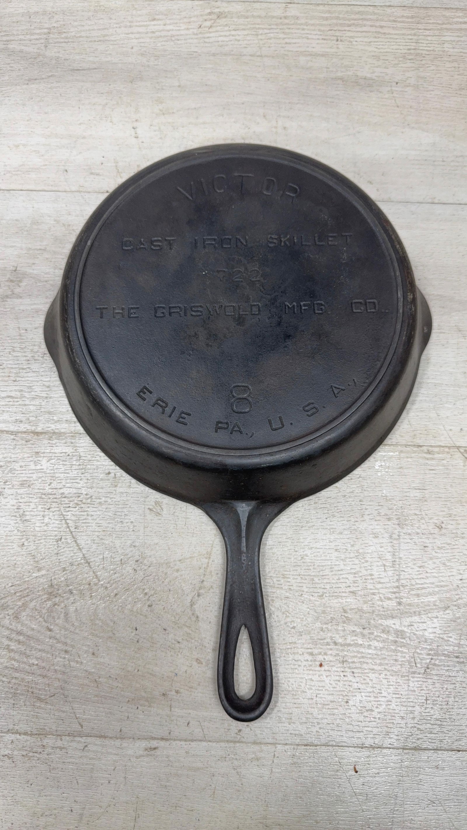 GRISWOLD NO 8 VICTOR SKILLET: Load-out Pick up for all online purchases for Antiques & collectibles is Monday, Tuesday, Wednesday, February 23rd, 24th, 25th At our shipper's location. We do offer shipping on all items shippable wi