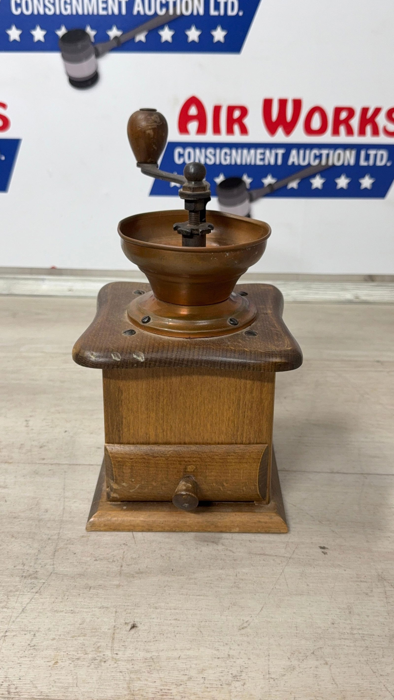 VINTAGE COFFEE GRINDER (1 of 5)