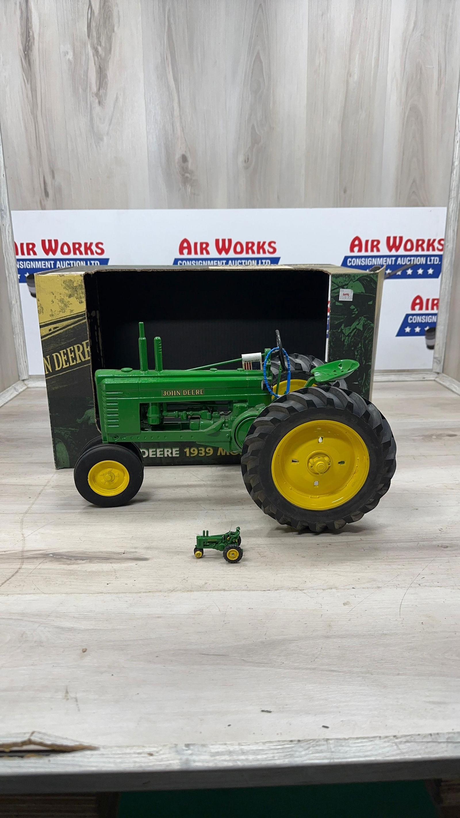 JOHN DEERE MODEL BW. 1/8 SCALE. NIB (1 of 5)