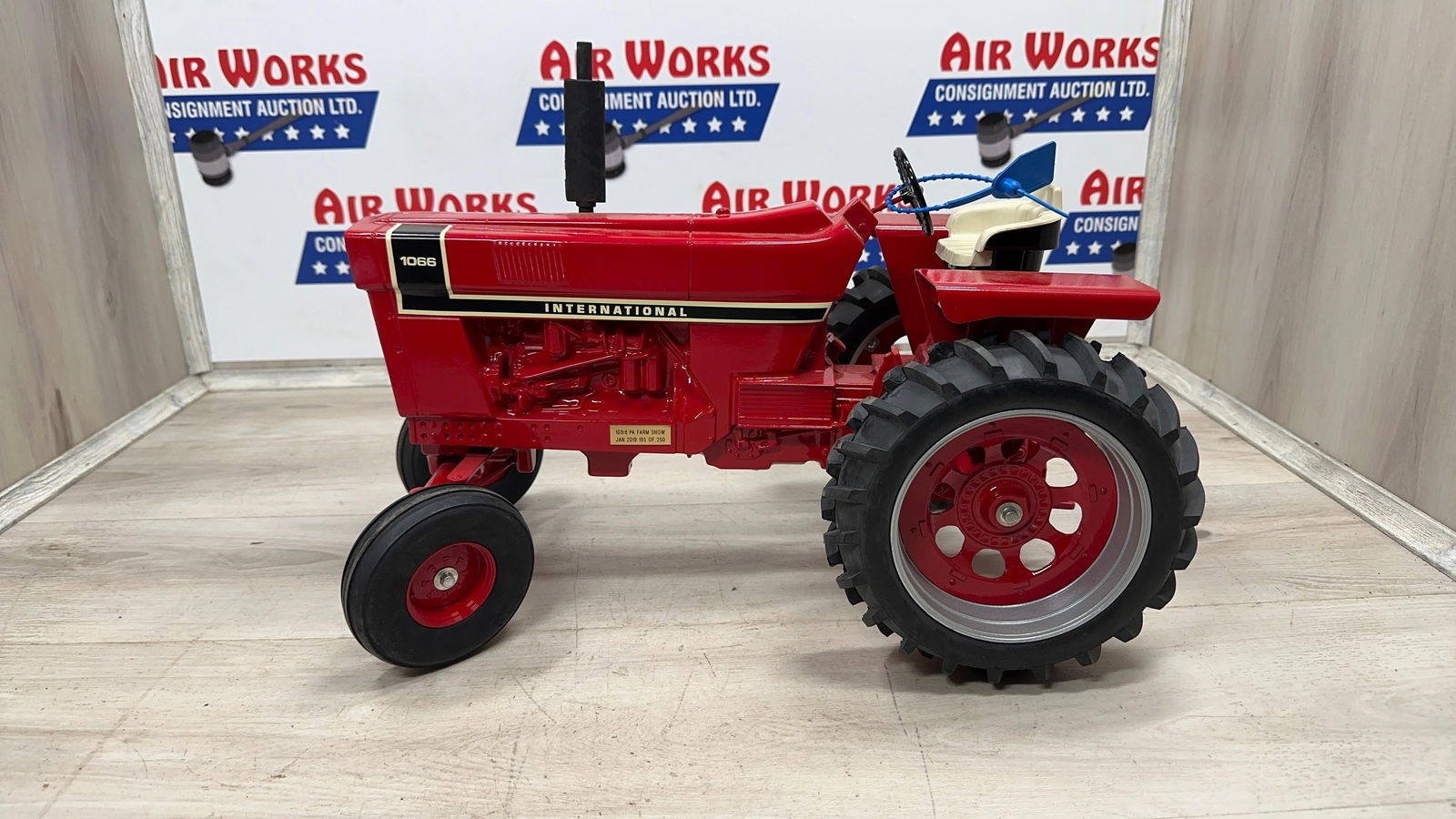 INTERNATIONAL 1066 1/8 SCALE. PA FARM SHOW 2019 (1 of 4)