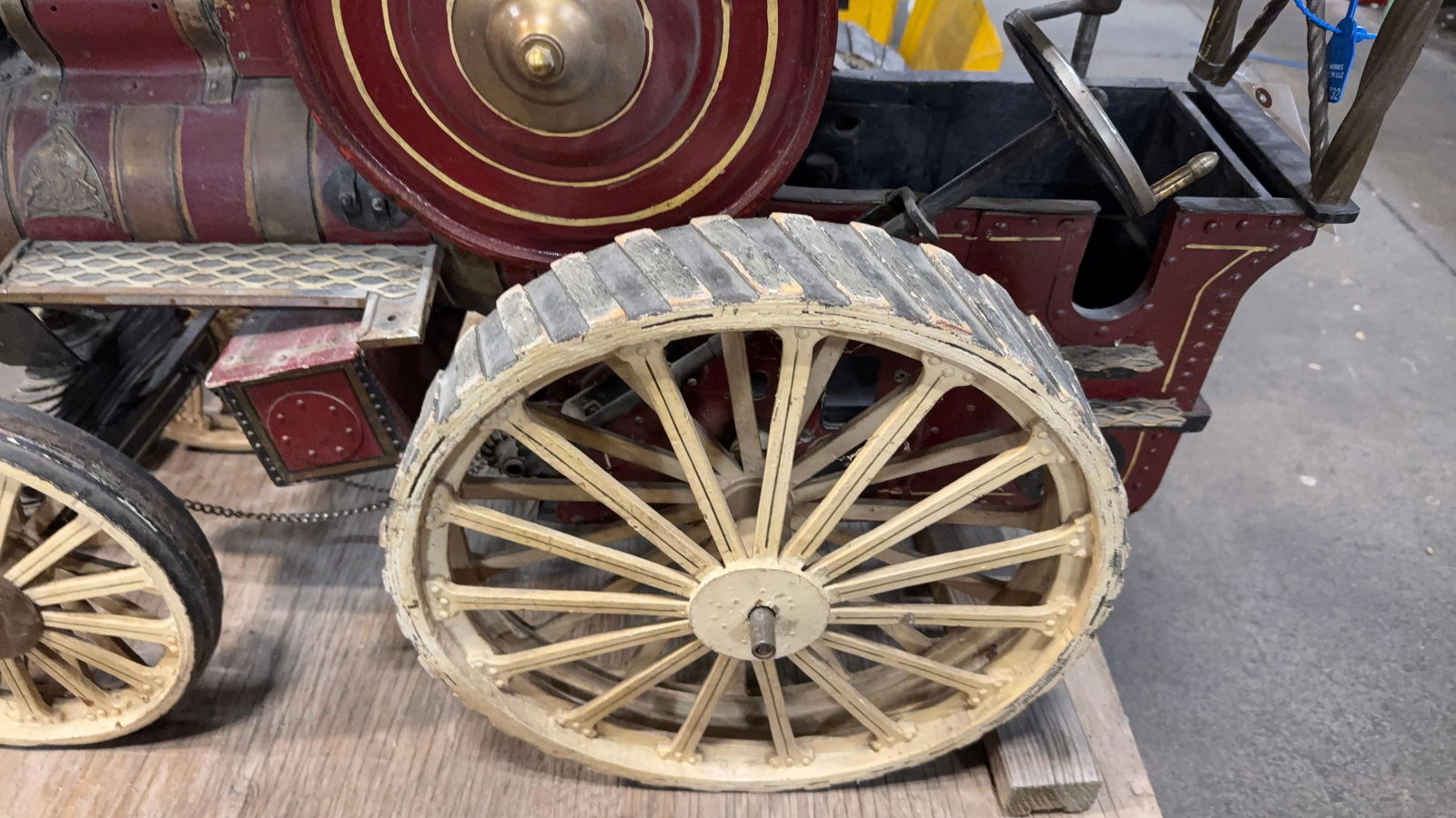 FOWLER STEAM ENGINE MODEL - 3