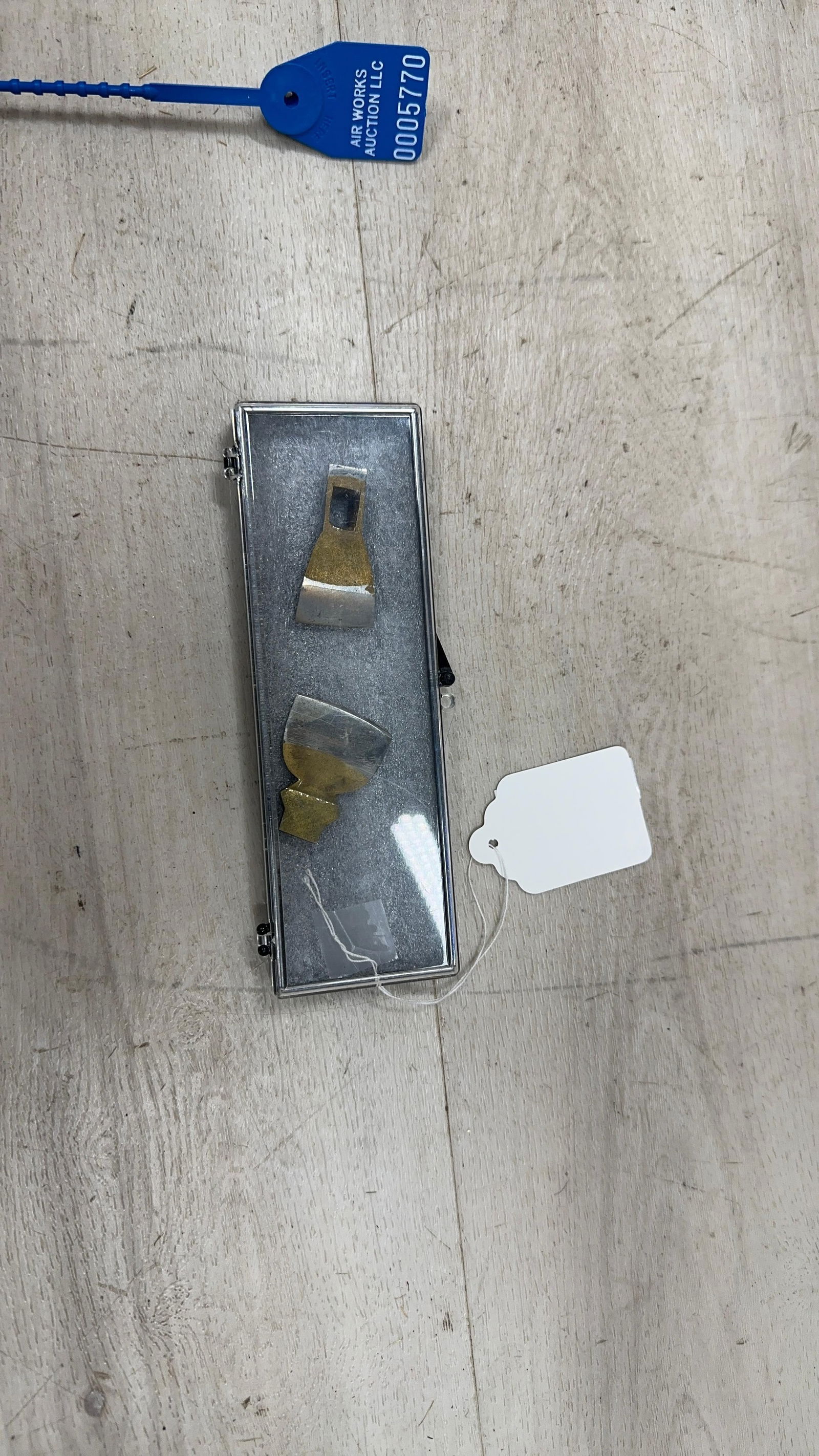 SALESMAN SAMPLE ADZE HEAD AND BROAD AXE: Load-out Pick up for all online purchases for Antiques & collectibles is Monday, Tuesday, Wednesday, February 23rd, 24th, 25th At our shipper's location. We do offer shipping on all items shippable wi