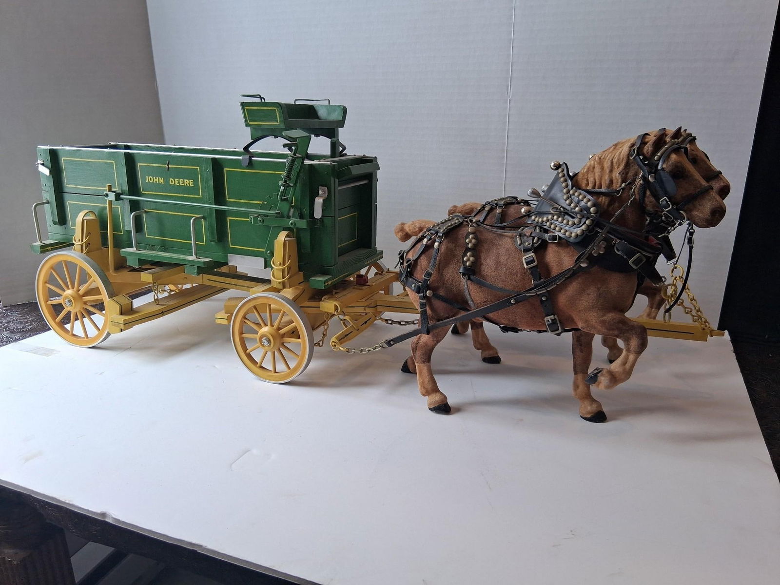 Model John Deere Wagon with Team of Horses (1 of 3)